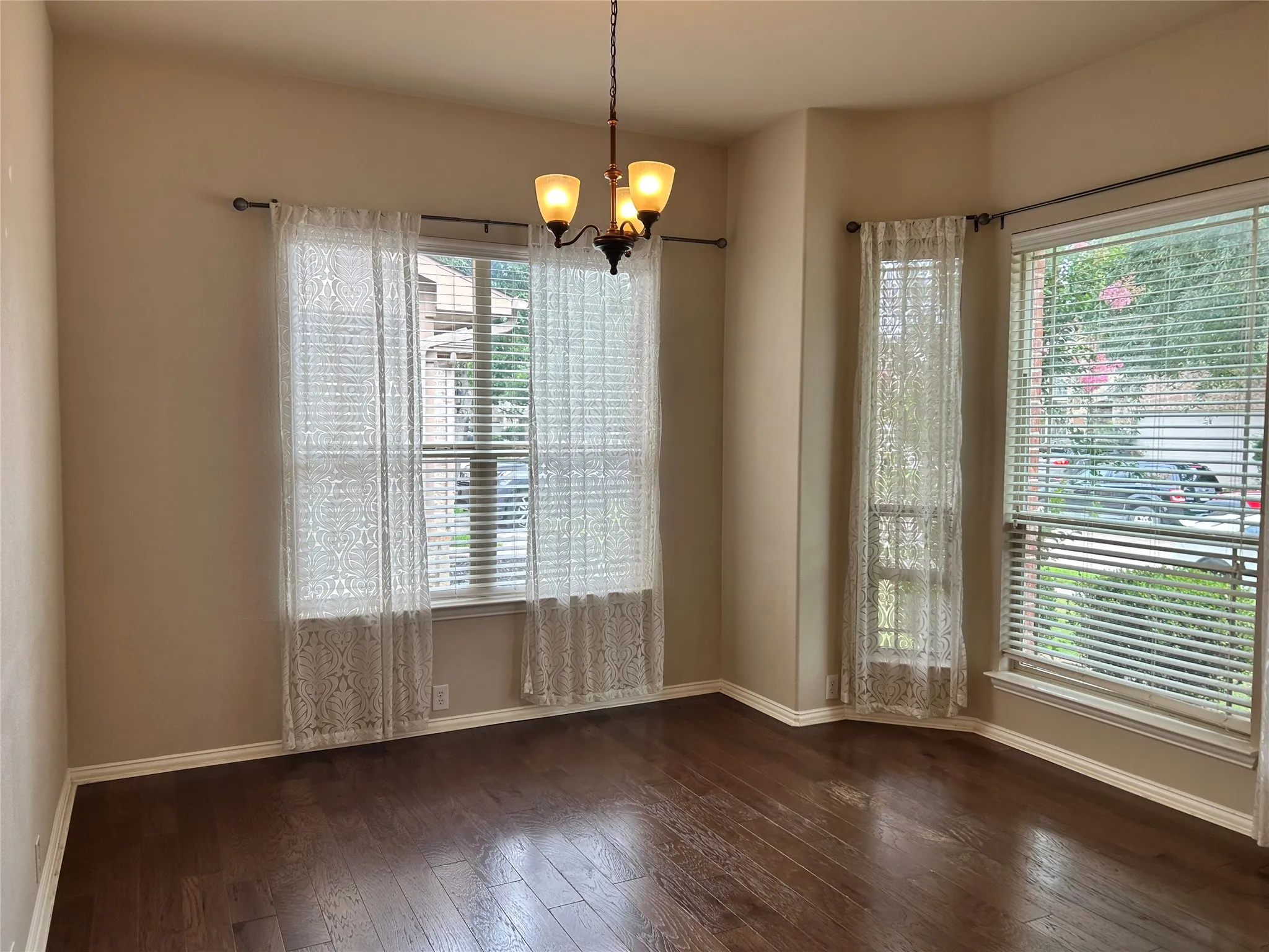 Single Family Residence For Rent in Collin County , 9329 Harrell Drive, Mc Kinney, Texas 75072, 4 Bedrooms, 2 Bathrooms, 2 Garage spaces, 2,039 Sqft, built in 2011, Price $2,490, mls#21309879, Real Estate Agent in Mc Kinney, Homes For Rent in Collin county, Homes For Rent in Mc Kinney, Realtor in Mc Kinney Texas, Real Estate Brokerage Independent Realty Texas, Luminita Cordes Realtor