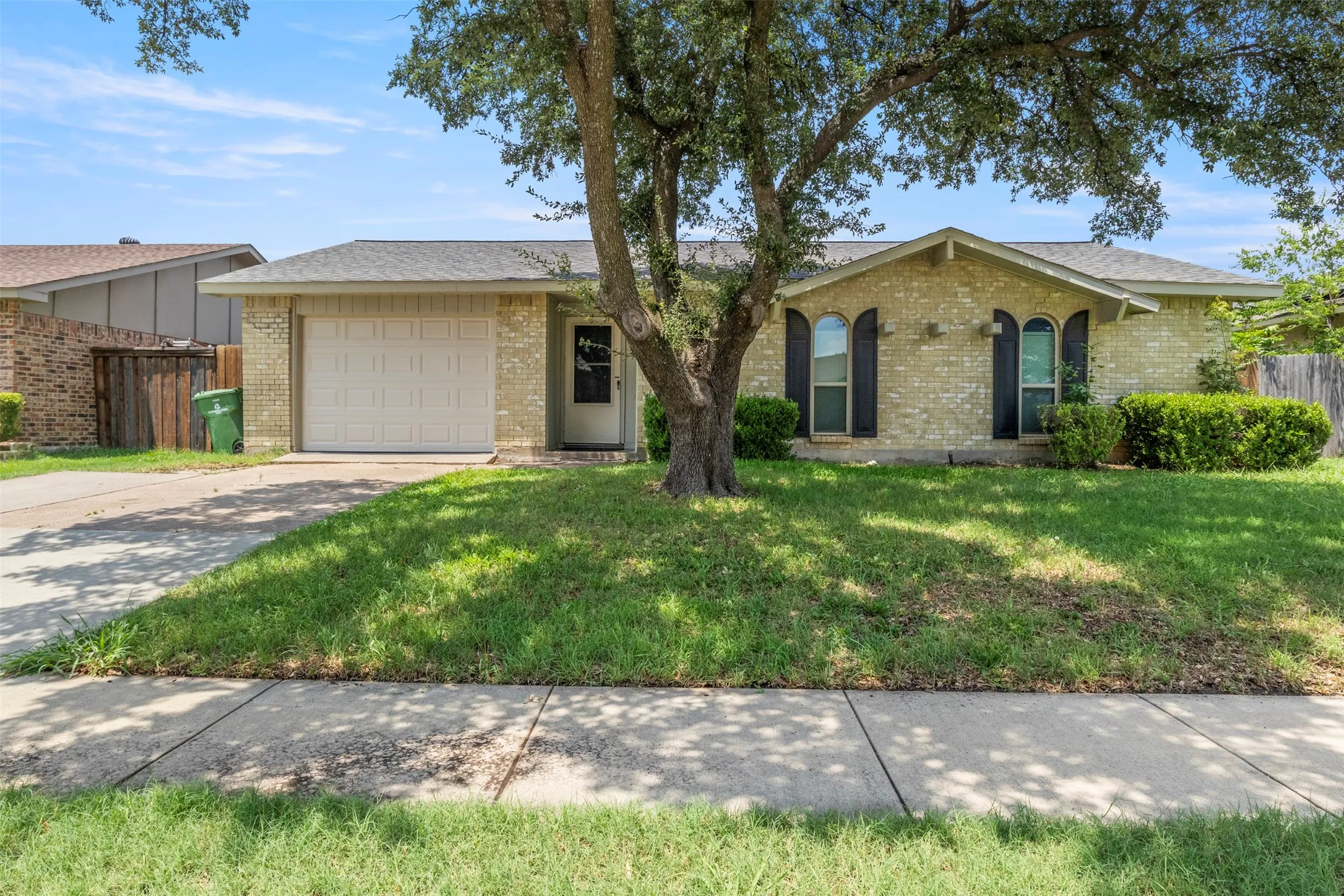 Single Family Residence For Rent in Denton County , 2223 Lockwood Drive, Carrollton, Texas 75007, 3 Bedroom, 2 Bathroom, 1 Garage spaces, 1,260 Sqft, built in 1972, mls#21308730, Real Estate Agent in Carrollton, Homes For Rent in Denton county, Homes For Rent in Carrollton, Realtor in Carrollton Texas, Real Estate Brokerage Independent Realty Texas, Luminita Cordes Realtor