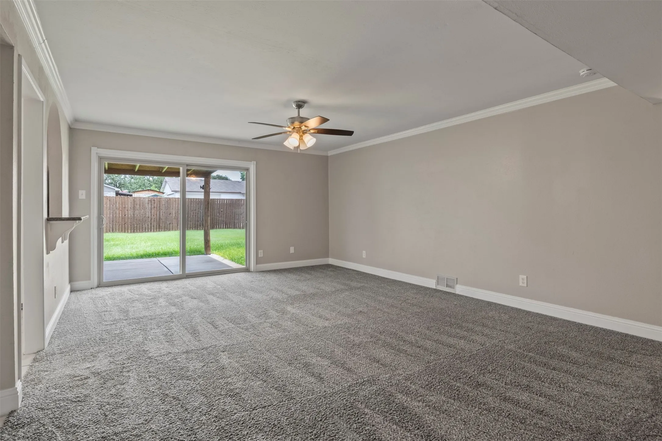 Single Family Residence For Rent in Denton County , 2223 Lockwood Drive, Carrollton, Texas 75007, 3 Bedroom, 2 Bathroom, 1 Garage spaces, 1,260 Sqft, built in 1972, mls#21308730, Real Estate Agent in Carrollton, Homes For Rent in Denton county, Homes For Rent in Carrollton, Realtor in Carrollton Texas, Real Estate Brokerage Independent Realty Texas, Luminita Cordes Realtor