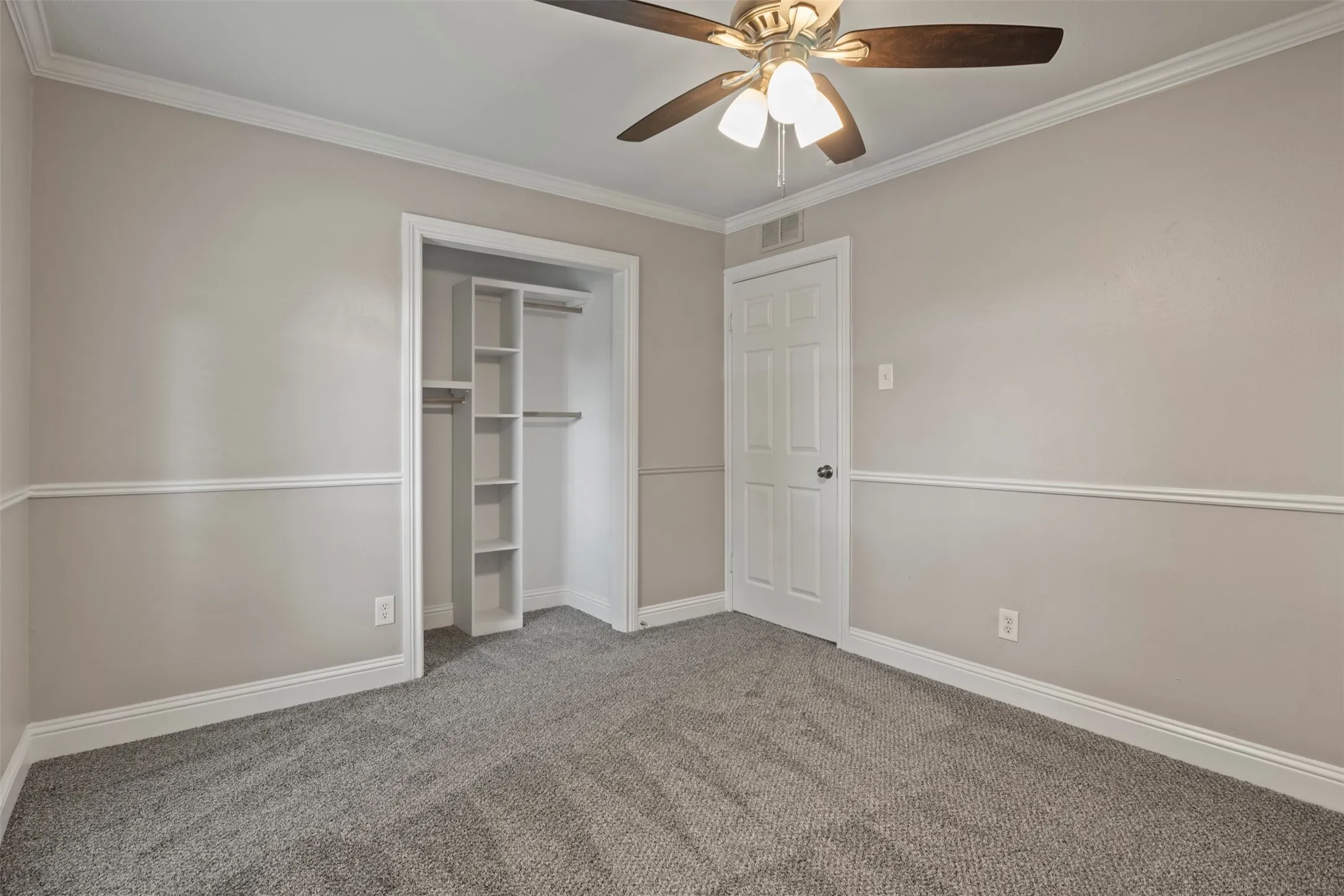 Single Family Residence For Rent in Denton County , 2223 Lockwood Drive, Carrollton, Texas 75007, 3 Bedroom, 2 Bathroom, 1 Garage spaces, 1,260 Sqft, built in 1972, mls#21308730, Real Estate Agent in Carrollton, Homes For Rent in Denton county, Homes For Rent in Carrollton, Realtor in Carrollton Texas, Real Estate Brokerage Independent Realty Texas, Luminita Cordes Realtor