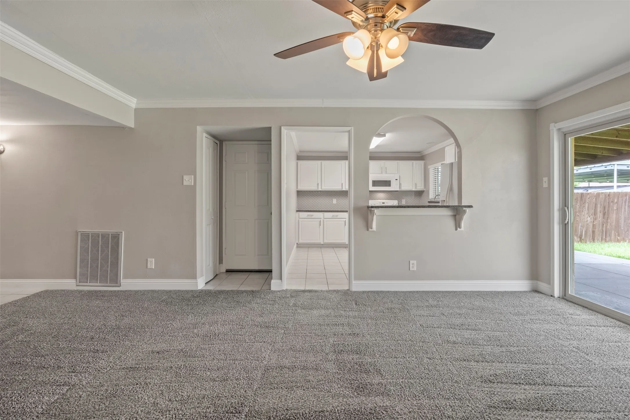 Single Family Residence For Rent in Denton County , 2223 Lockwood Drive, Carrollton, Texas 75007, 3 Bedroom, 2 Bathroom, 1 Garage spaces, 1,260 Sqft, built in 1972, mls#21308730, Real Estate Agent in Carrollton, Homes For Rent in Denton county, Homes For Rent in Carrollton, Realtor in Carrollton Texas, Real Estate Brokerage Independent Realty Texas, Luminita Cordes Realtor
