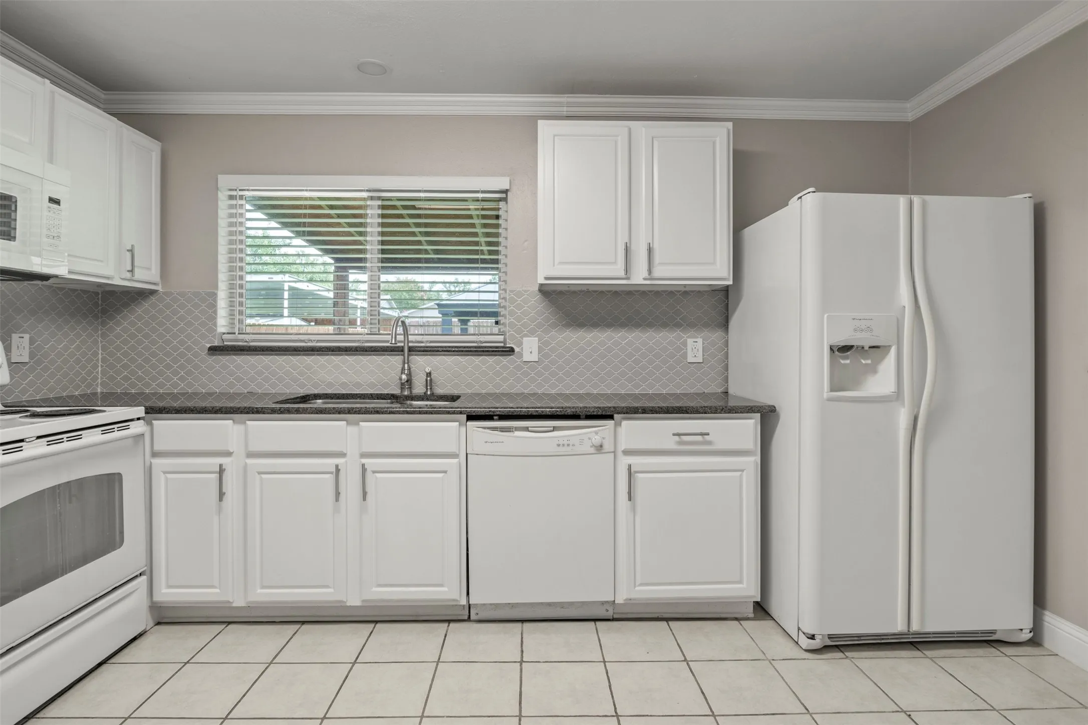 Single Family Residence For Rent in Denton County , 2223 Lockwood Drive, Carrollton, Texas 75007, 3 Bedroom, 2 Bathroom, 1 Garage spaces, 1,260 Sqft, built in 1972, mls#21308730, Real Estate Agent in Carrollton, Homes For Rent in Denton county, Homes For Rent in Carrollton, Realtor in Carrollton Texas, Real Estate Brokerage Independent Realty Texas, Luminita Cordes Realtor