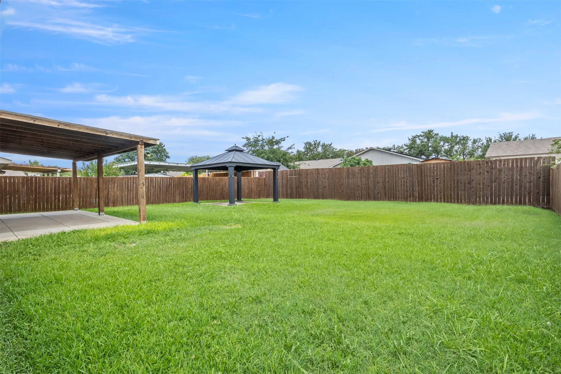 Single Family Residence For Rent in Denton County , 2223 Lockwood Drive, Carrollton, Texas 75007, 3 Bedroom, 2 Bathroom, 1 Garage spaces, 1,260 Sqft, built in 1972, mls#21308730, Real Estate Agent in Carrollton, Homes For Rent in Denton county, Homes For Rent in Carrollton, Realtor in Carrollton Texas, Real Estate Brokerage Independent Realty Texas, Luminita Cordes Realtor
