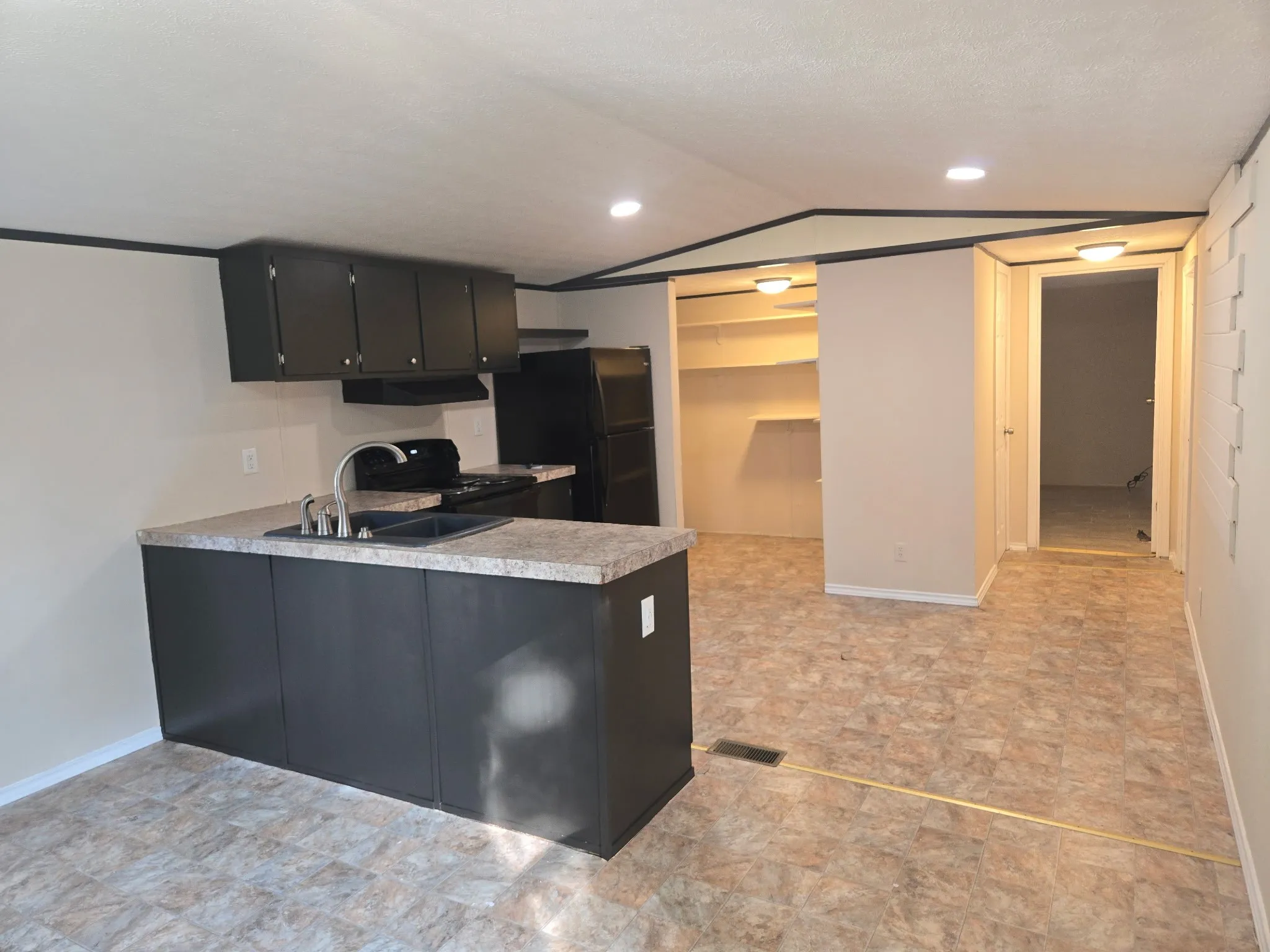 Mobile Home For Rent in Tarrant County , 29 Thousands Oaks Drive, Mansfield, Texas 76063, 3 Bedrooms, 2 Bathrooms, Garage spaces, 1,100 Sqft, built in 2017, Price $1,800, mls#21307713, Real Estate Agent in Mansfield, Homes For Rent in Tarrant county, Homes For Rent in Mansfield, Realtor in Mansfield Texas, Real Estate Brokerage Independent Realty Texas, Luminita Cordes Realtor
