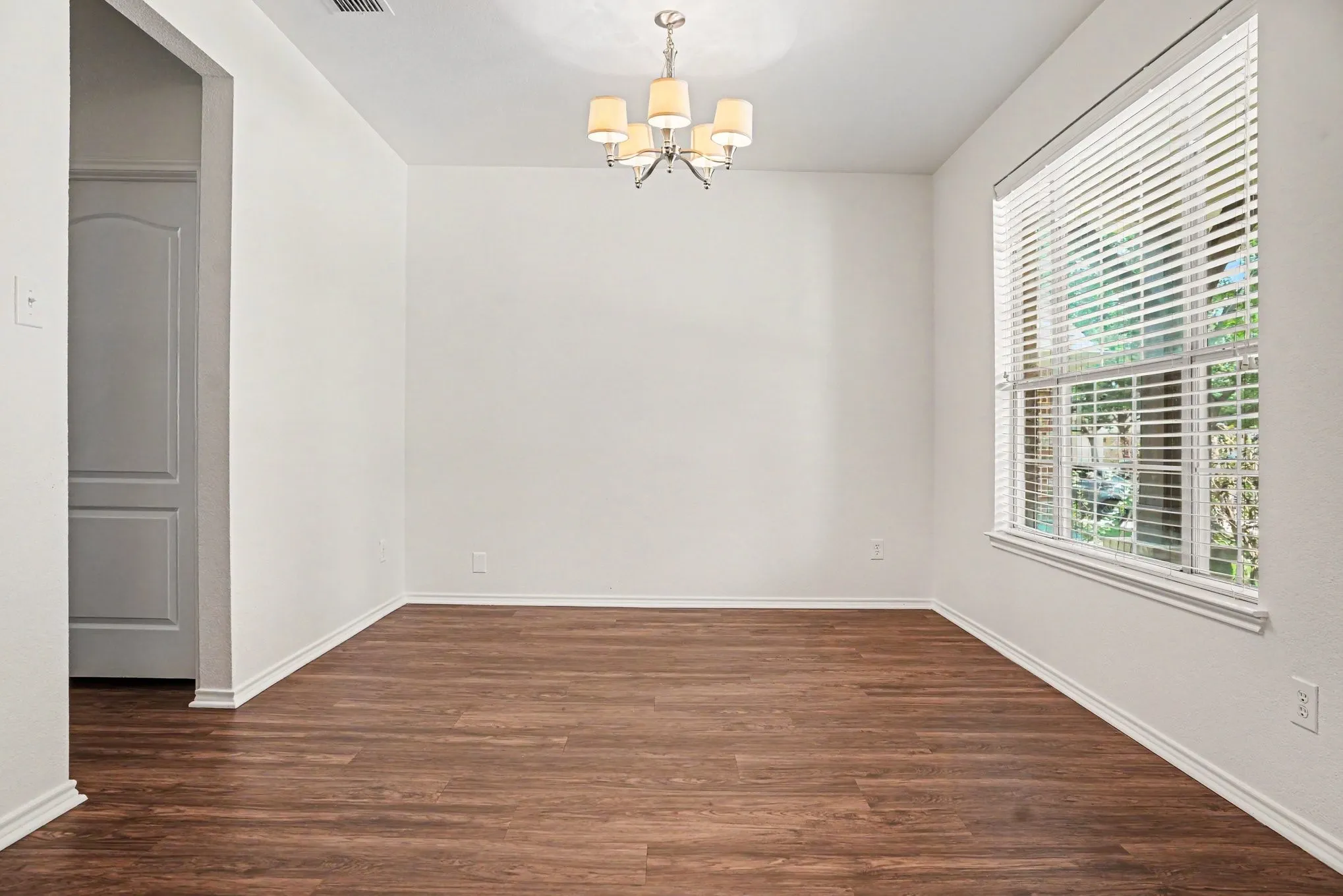Single Family Residence For Sale in Tarrant County , 2836 Tranquilo, Grand Prairie, Texas 75054, 4 Bedroom, 3 Bathroom, 2 Garage spaces, 2,719 Sqft, built in 2006, mls#21309088, Real Estate Agent in Grand Prairie, Homes For Sale in Tarrant county, Homes For Sale in Grand Prairie, Realtor in Grand Prairie Texas, Real Estate Brokerage Independent Realty Texas, Luminita Cordes Realtor