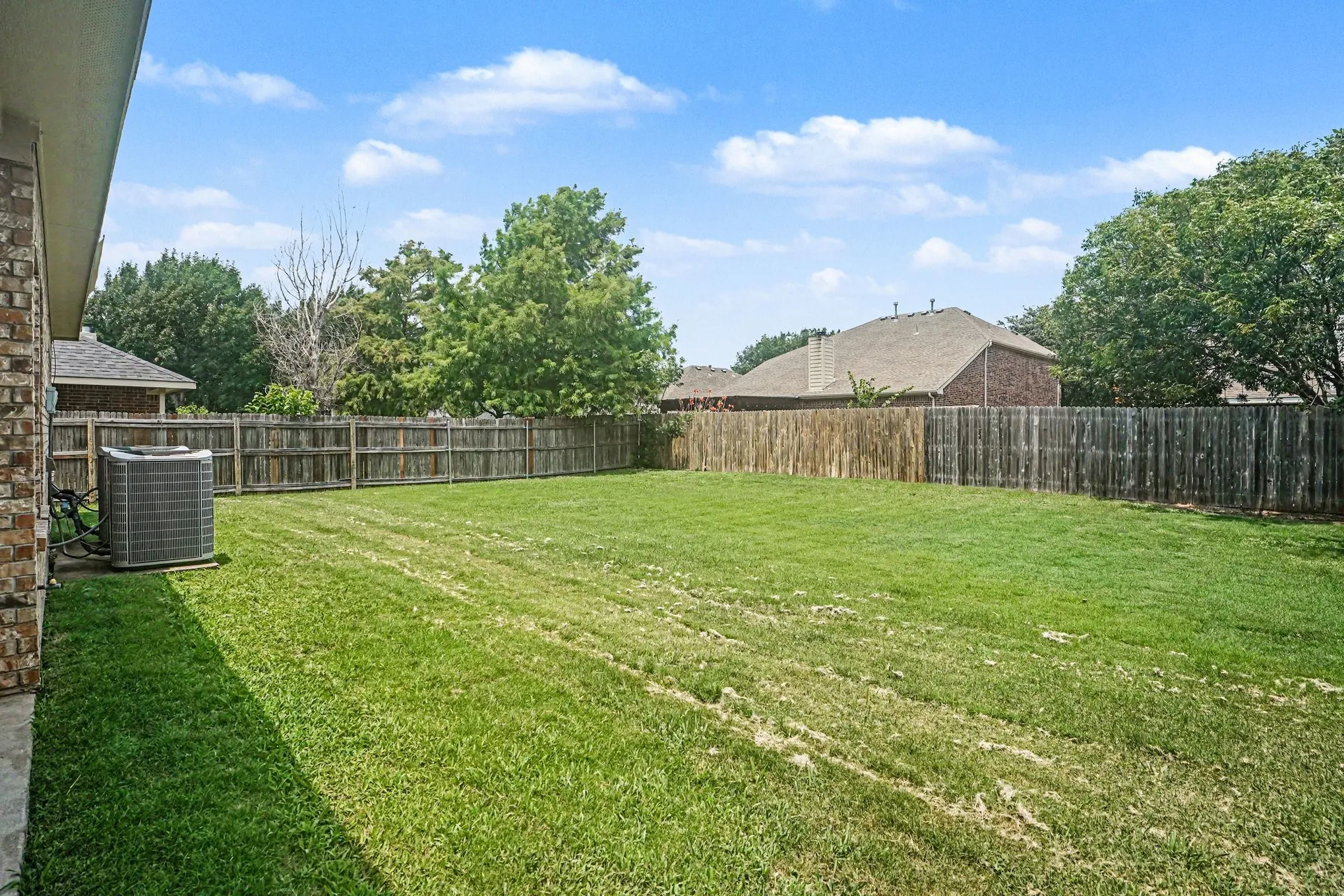 Single Family Residence For Sale in Tarrant County , 2836 Tranquilo, Grand Prairie, Texas 75054, 4 Bedroom, 3 Bathroom, 2 Garage spaces, 2,719 Sqft, built in 2006, mls#21309088, Real Estate Agent in Grand Prairie, Homes For Sale in Tarrant county, Homes For Sale in Grand Prairie, Realtor in Grand Prairie Texas, Real Estate Brokerage Independent Realty Texas, Luminita Cordes Realtor