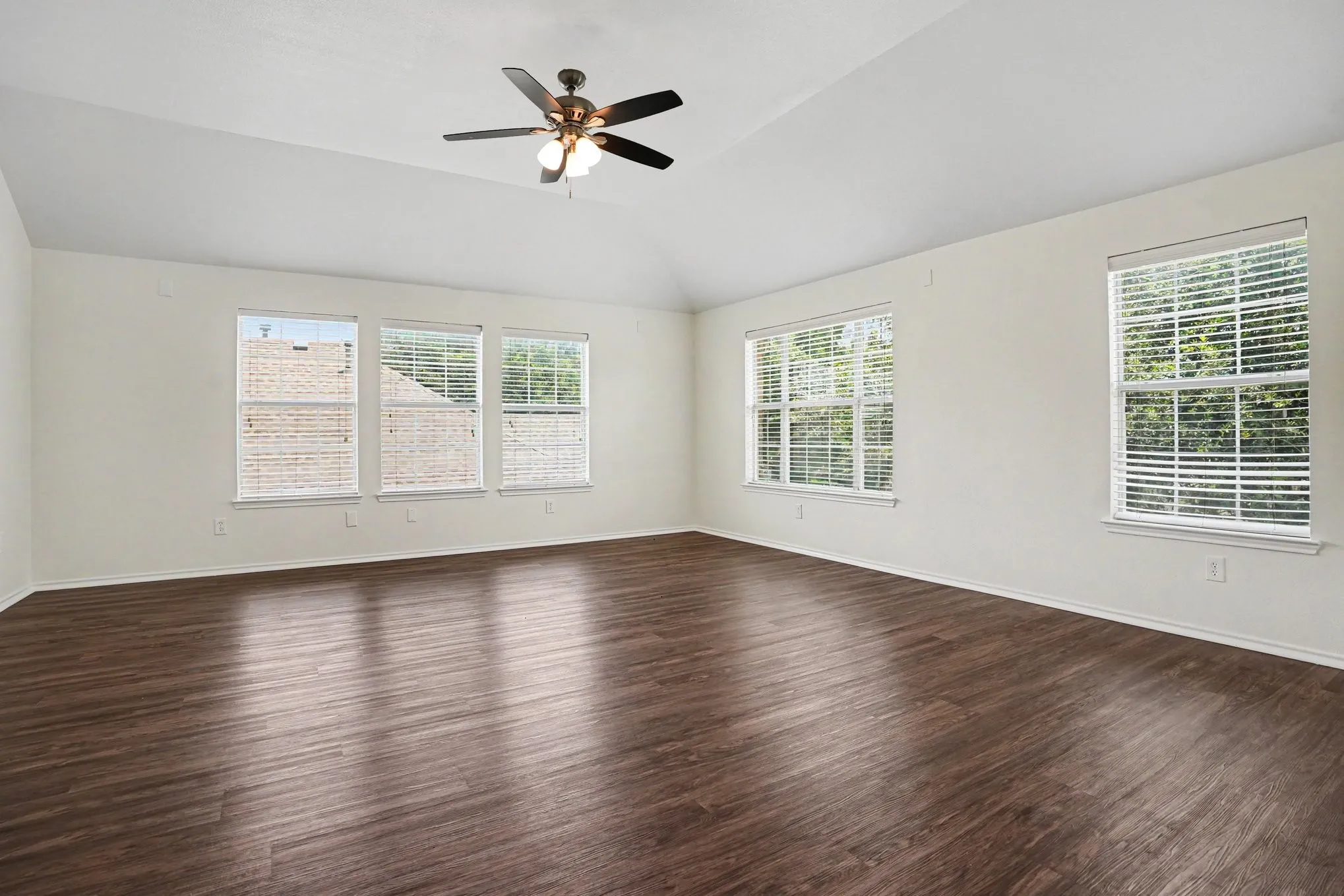 Single Family Residence For Sale in Tarrant County , 2836 Tranquilo, Grand Prairie, Texas 75054, 4 Bedroom, 3 Bathroom, 2 Garage spaces, 2,719 Sqft, built in 2006, mls#21309088, Real Estate Agent in Grand Prairie, Homes For Sale in Tarrant county, Homes For Sale in Grand Prairie, Realtor in Grand Prairie Texas, Real Estate Brokerage Independent Realty Texas, Luminita Cordes Realtor
