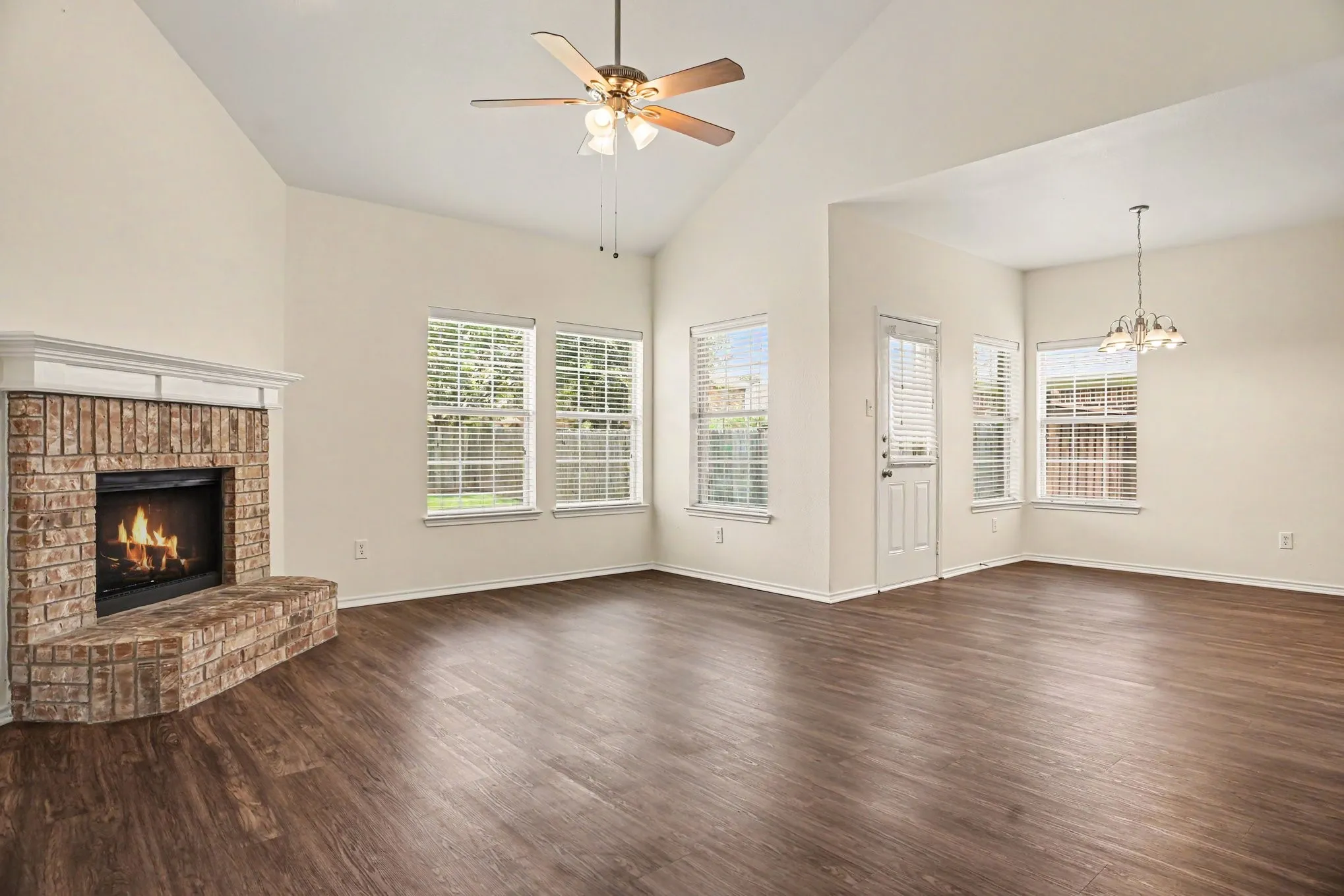 Single Family Residence For Sale in Tarrant County , 2836 Tranquilo, Grand Prairie, Texas 75054, 4 Bedroom, 3 Bathroom, 2 Garage spaces, 2,719 Sqft, built in 2006, mls#21309088, Real Estate Agent in Grand Prairie, Homes For Sale in Tarrant county, Homes For Sale in Grand Prairie, Realtor in Grand Prairie Texas, Real Estate Brokerage Independent Realty Texas, Luminita Cordes Realtor