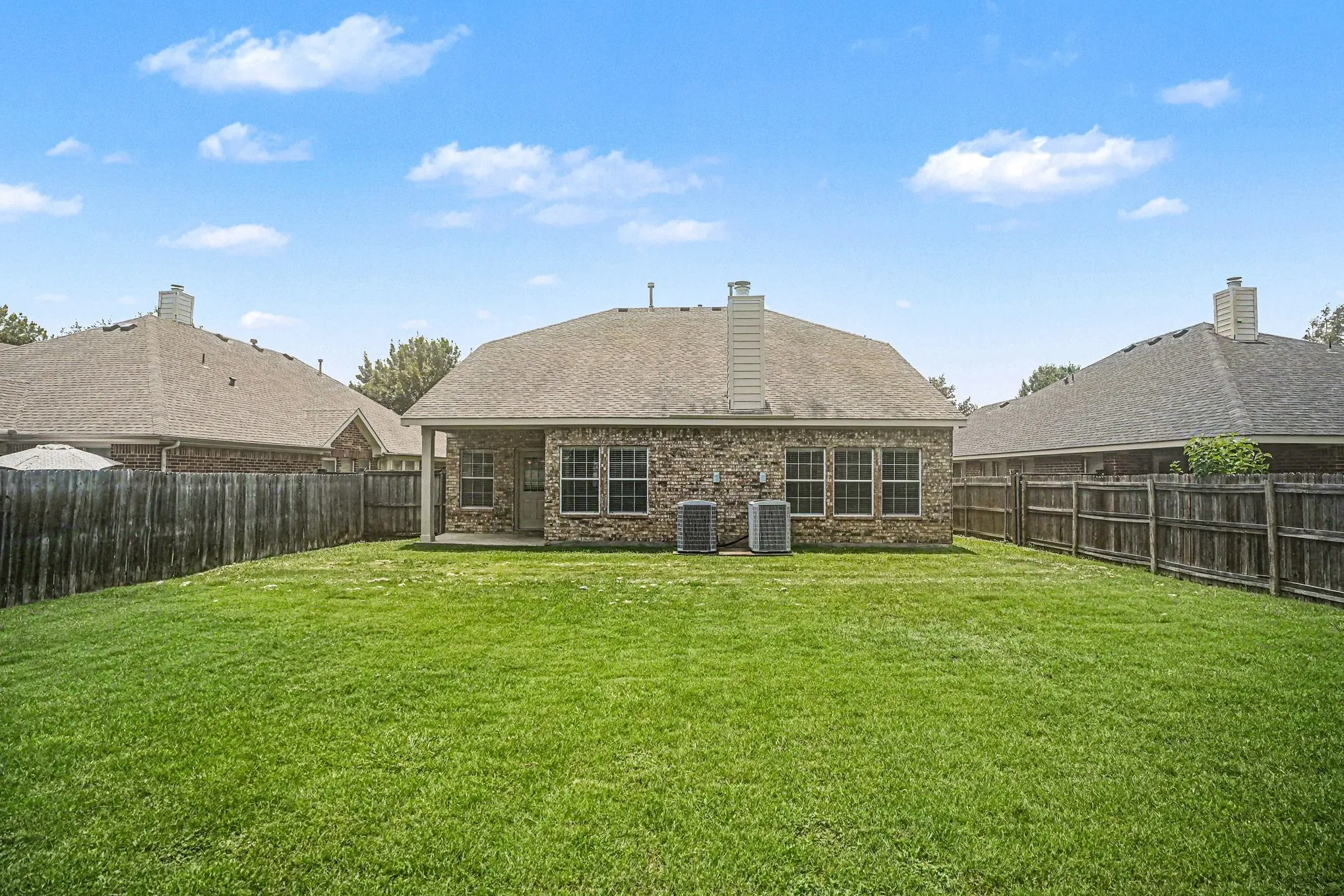 Single Family Residence For Sale in Tarrant County , 2836 Tranquilo, Grand Prairie, Texas 75054, 4 Bedroom, 3 Bathroom, 2 Garage spaces, 2,719 Sqft, built in 2006, mls#21309088, Real Estate Agent in Grand Prairie, Homes For Sale in Tarrant county, Homes For Sale in Grand Prairie, Realtor in Grand Prairie Texas, Real Estate Brokerage Independent Realty Texas, Luminita Cordes Realtor