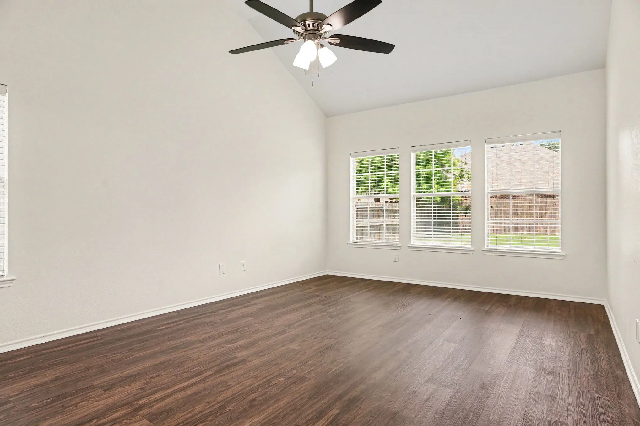 Single Family Residence For Sale in Tarrant County , 2836 Tranquilo, Grand Prairie, Texas 75054, 4 Bedroom, 3 Bathroom, 2 Garage spaces, 2,719 Sqft, built in 2006, mls#21309088, Real Estate Agent in Grand Prairie, Homes For Sale in Tarrant county, Homes For Sale in Grand Prairie, Realtor in Grand Prairie Texas, Real Estate Brokerage Independent Realty Texas, Luminita Cordes Realtor