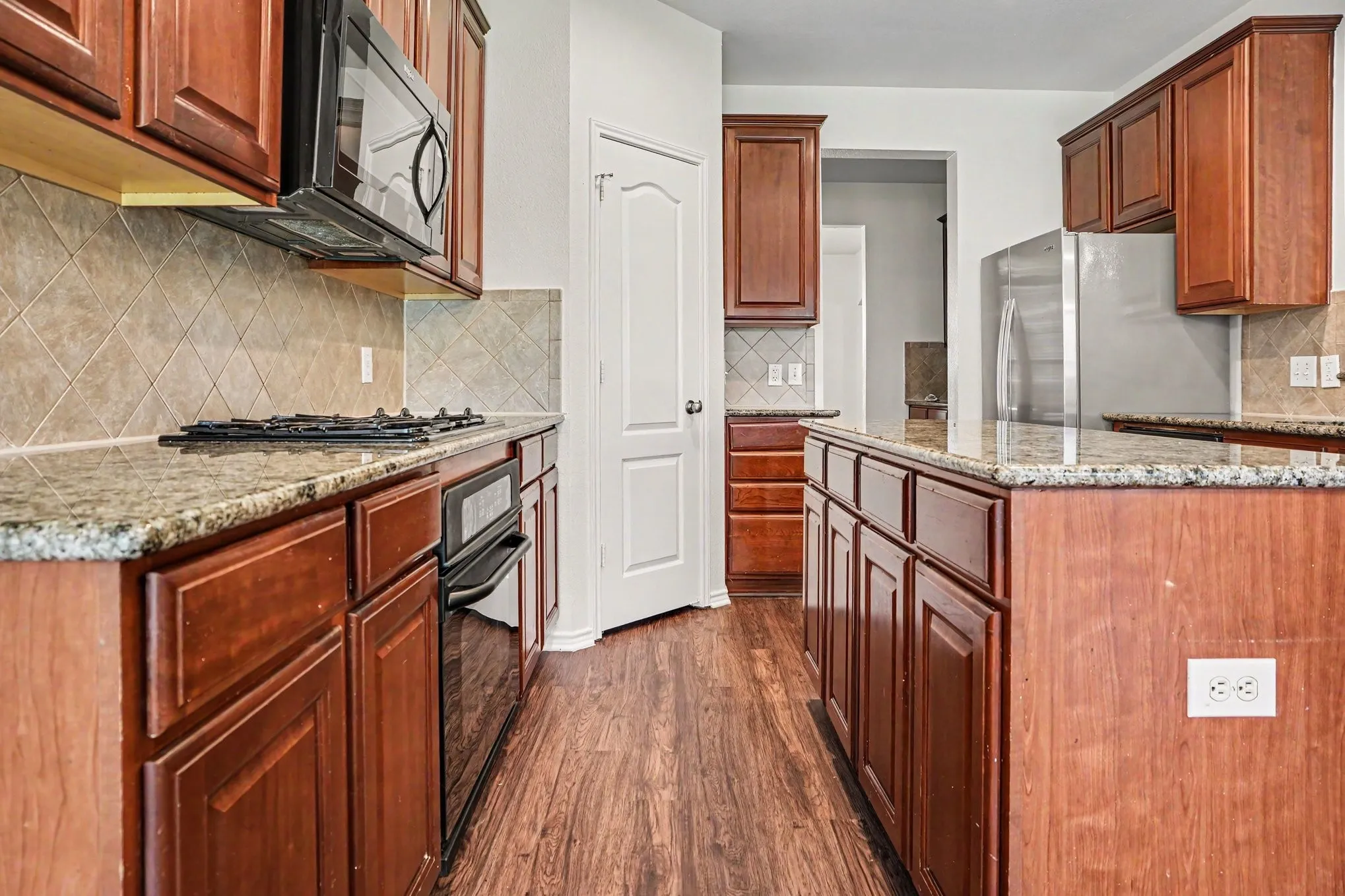 Single Family Residence For Sale in Tarrant County , 2836 Tranquilo, Grand Prairie, Texas 75054, 4 Bedroom, 3 Bathroom, 2 Garage spaces, 2,719 Sqft, built in 2006, mls#21309088, Real Estate Agent in Grand Prairie, Homes For Sale in Tarrant county, Homes For Sale in Grand Prairie, Realtor in Grand Prairie Texas, Real Estate Brokerage Independent Realty Texas, Luminita Cordes Realtor