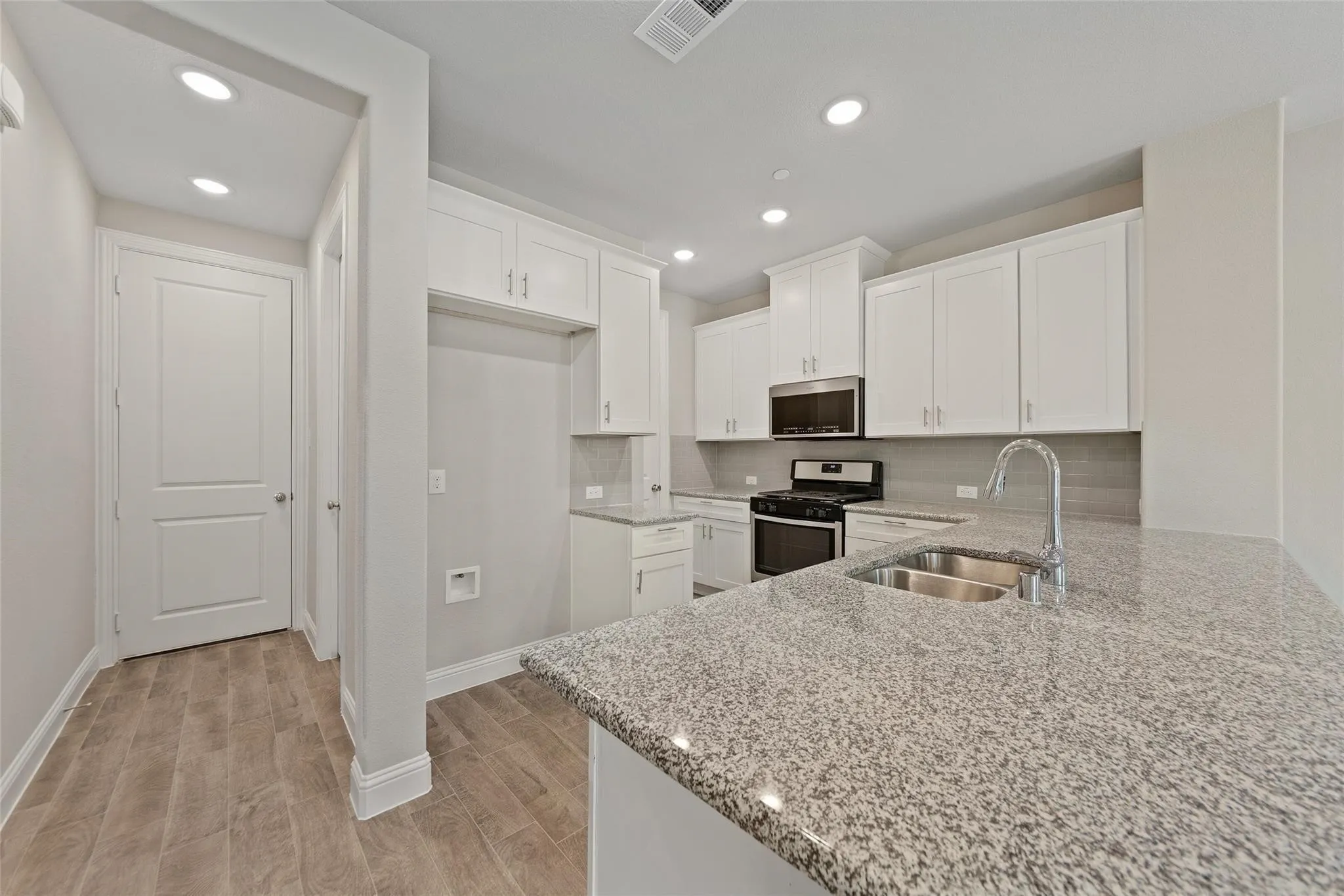 Townhouse For Rent in Collin County , 4724 Ladrillo Lane, Mc Kinney, Texas 75070, 3 Bedroom, 3 Bathroom, 2 Garage spaces, 1,721 Sqft, built in 2020, mls#21310281, Real Estate Agent in Mc Kinney, Homes For Rent in Collin county, Homes For Rent in Mc Kinney, Realtor in Mc Kinney Texas, Real Estate Brokerage Independent Realty Texas, Luminita Cordes Realtor