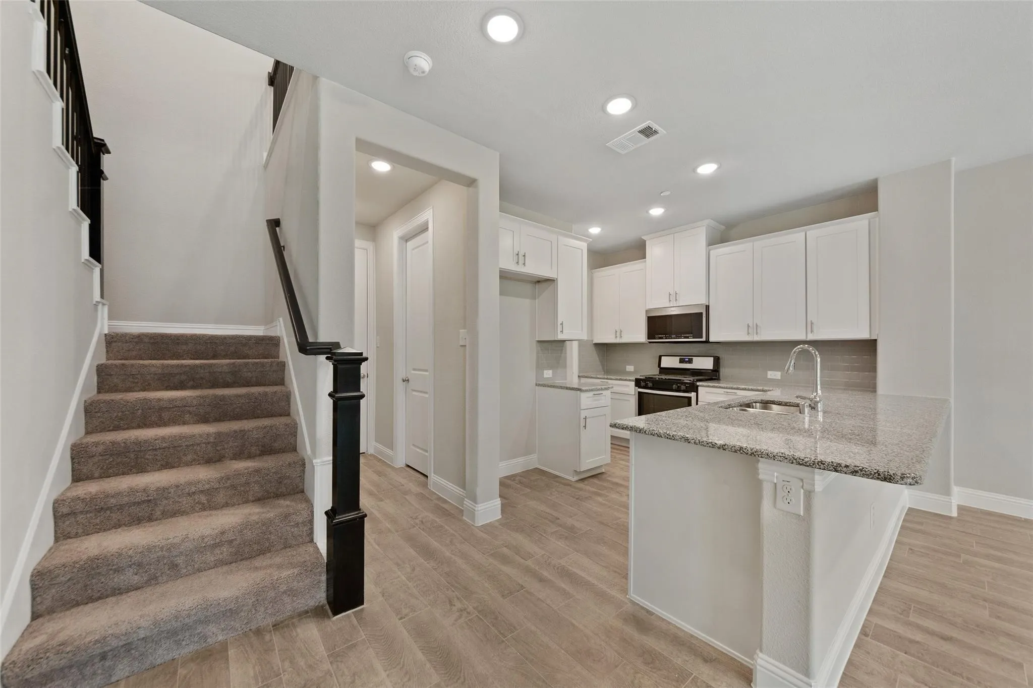 Townhouse For Rent in Collin County , 4724 Ladrillo Lane, Mc Kinney, Texas 75070, 3 Bedroom, 3 Bathroom, 2 Garage spaces, 1,721 Sqft, built in 2020, mls#21310281, Real Estate Agent in Mc Kinney, Homes For Rent in Collin county, Homes For Rent in Mc Kinney, Realtor in Mc Kinney Texas, Real Estate Brokerage Independent Realty Texas, Luminita Cordes Realtor