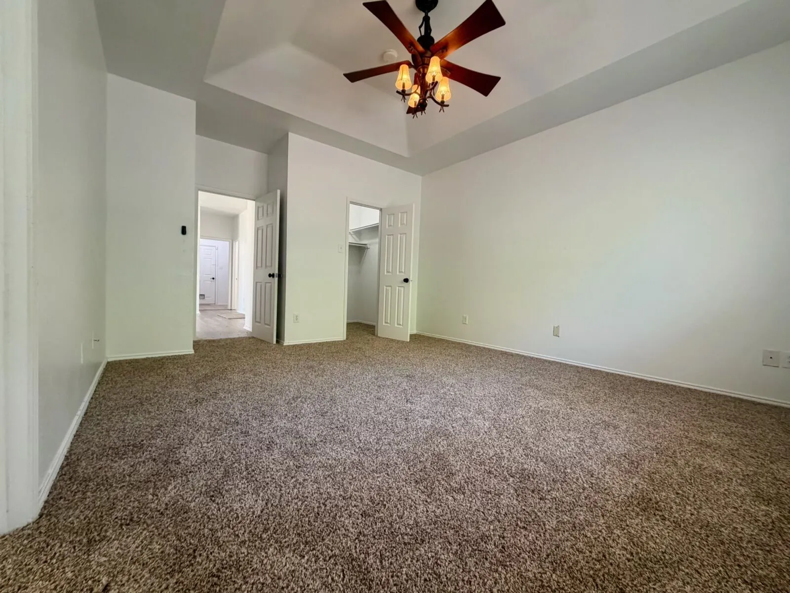 Single Family Residence For Rent in Tarrant County , 5919 Waterford Drive, Grand Prairie, Texas 75052, 4 Bedroom, 2 Bathroom, 2 Garage spaces, 2,117 Sqft, built in 2003, mls#21310528, Real Estate Agent in Grand Prairie, Homes For Rent in Tarrant county, Homes For Rent in Grand Prairie, Realtor in Grand Prairie Texas, Real Estate Brokerage Independent Realty Texas, Luminita Cordes Realtor