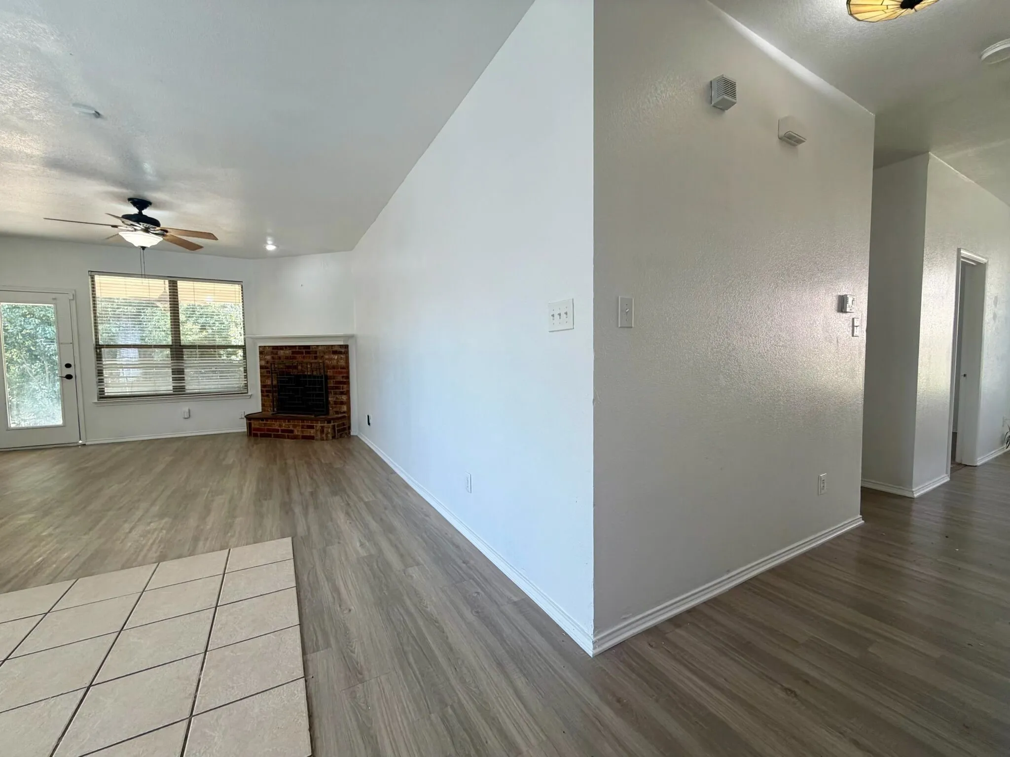 Single Family Residence For Rent in Tarrant County , 5919 Waterford Drive, Grand Prairie, Texas 75052, 4 Bedroom, 2 Bathroom, 2 Garage spaces, 2,117 Sqft, built in 2003, mls#21310528, Real Estate Agent in Grand Prairie, Homes For Rent in Tarrant county, Homes For Rent in Grand Prairie, Realtor in Grand Prairie Texas, Real Estate Brokerage Independent Realty Texas, Luminita Cordes Realtor