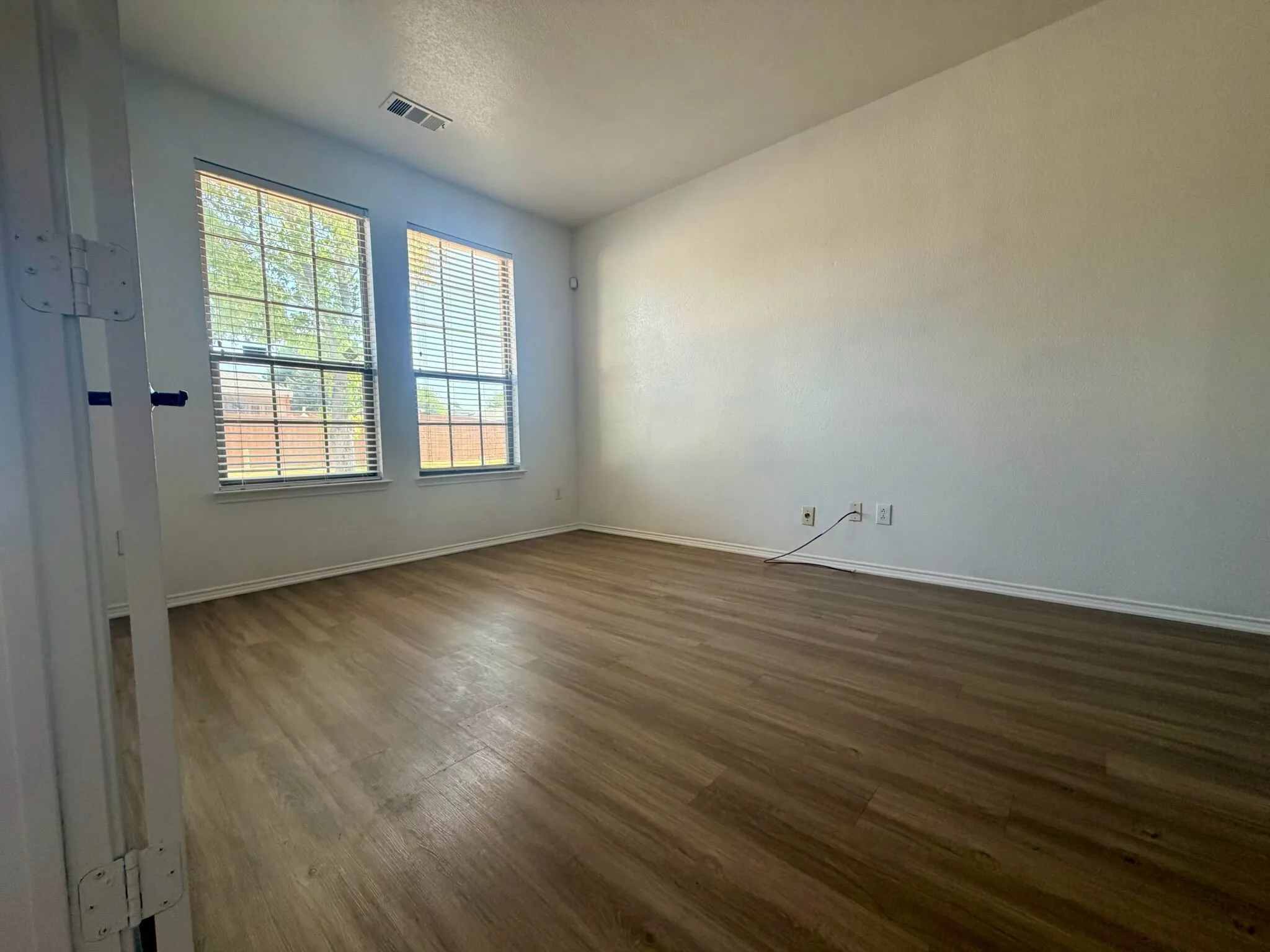 Single Family Residence For Rent in Tarrant County , 5919 Waterford Drive, Grand Prairie, Texas 75052, 4 Bedroom, 2 Bathroom, 2 Garage spaces, 2,117 Sqft, built in 2003, mls#21310528, Real Estate Agent in Grand Prairie, Homes For Rent in Tarrant county, Homes For Rent in Grand Prairie, Realtor in Grand Prairie Texas, Real Estate Brokerage Independent Realty Texas, Luminita Cordes Realtor