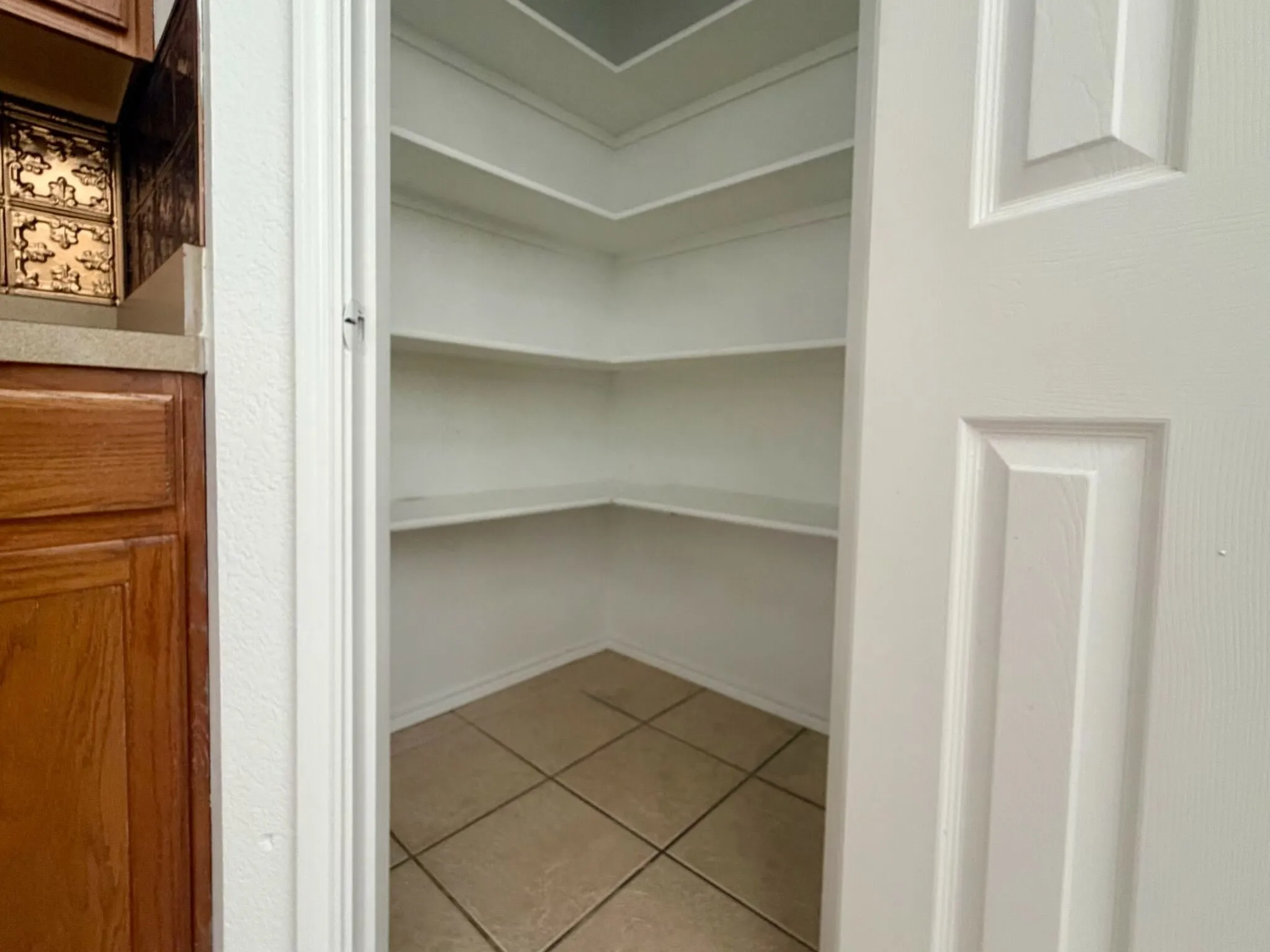 Single Family Residence For Rent in Tarrant County , 5919 Waterford Drive, Grand Prairie, Texas 75052, 4 Bedroom, 2 Bathroom, 2 Garage spaces, 2,117 Sqft, built in 2003, mls#21310528, Real Estate Agent in Grand Prairie, Homes For Rent in Tarrant county, Homes For Rent in Grand Prairie, Realtor in Grand Prairie Texas, Real Estate Brokerage Independent Realty Texas, Luminita Cordes Realtor