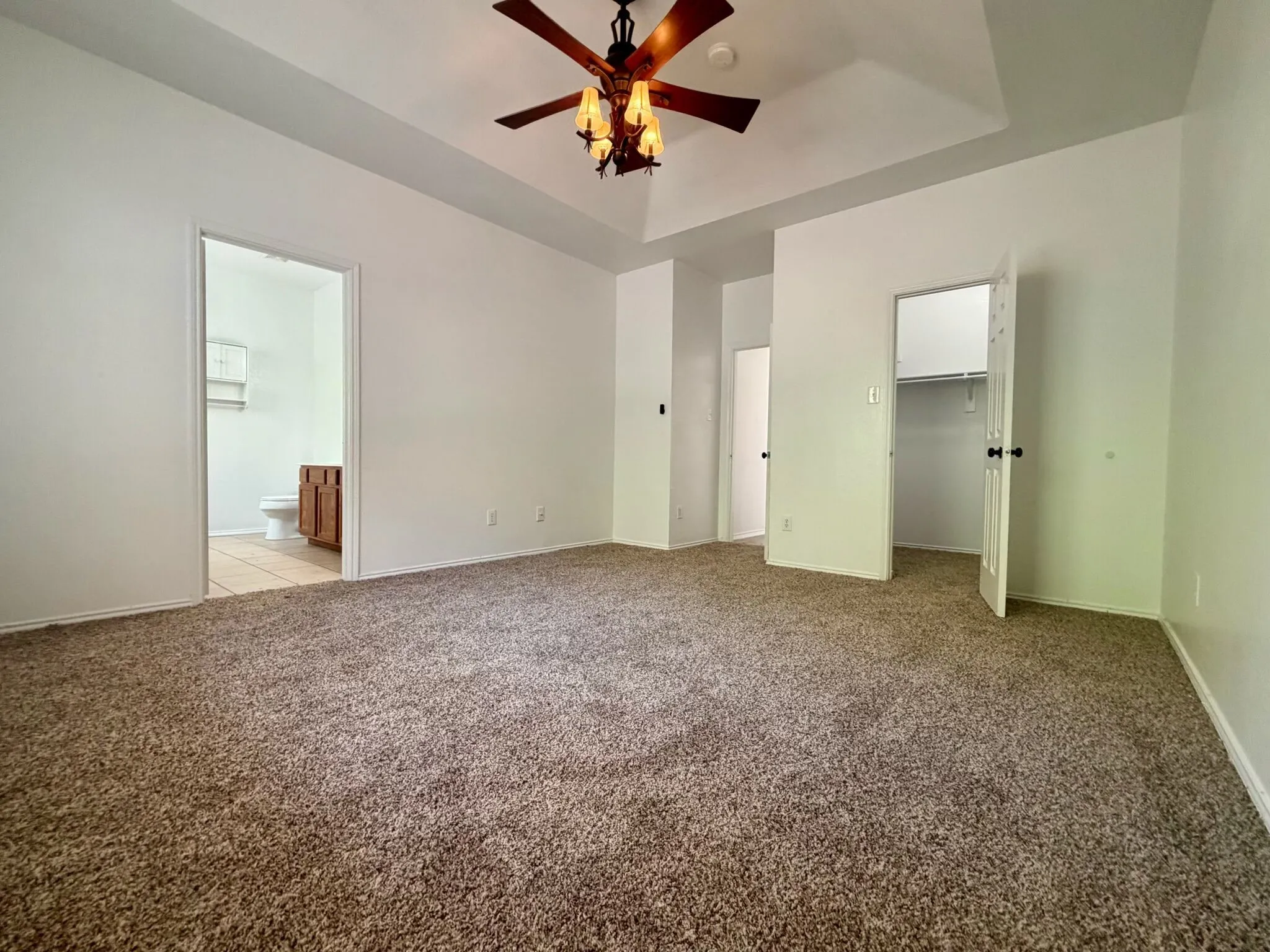 Single Family Residence For Rent in Tarrant County , 5919 Waterford Drive, Grand Prairie, Texas 75052, 4 Bedroom, 2 Bathroom, 2 Garage spaces, 2,117 Sqft, built in 2003, mls#21310528, Real Estate Agent in Grand Prairie, Homes For Rent in Tarrant county, Homes For Rent in Grand Prairie, Realtor in Grand Prairie Texas, Real Estate Brokerage Independent Realty Texas, Luminita Cordes Realtor