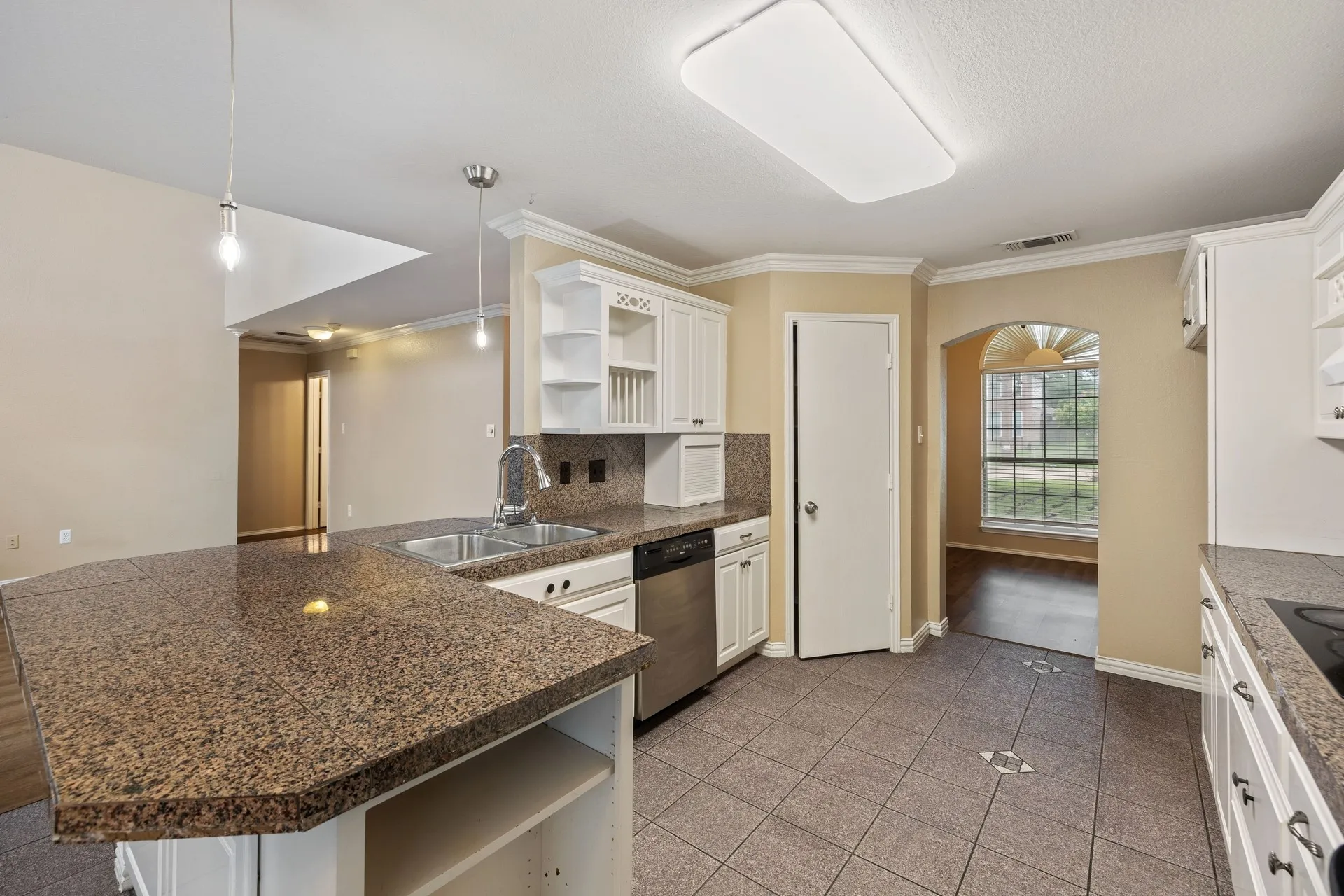 Single Family Residence For Sale in Collin County , 2301 Brookview Drive, Mc Kinney, Texas 75072, 3 Bedroom, 3 Bathroom, 2 Garage spaces, 2,360 Sqft, built in 1998, mls#21276531, Real Estate Agent in Mc Kinney, Homes For Sale in Collin county, Homes For Sale in Mc Kinney, Realtor in Mc Kinney Texas, Real Estate Brokerage Independent Realty Texas, Luminita Cordes Realtor