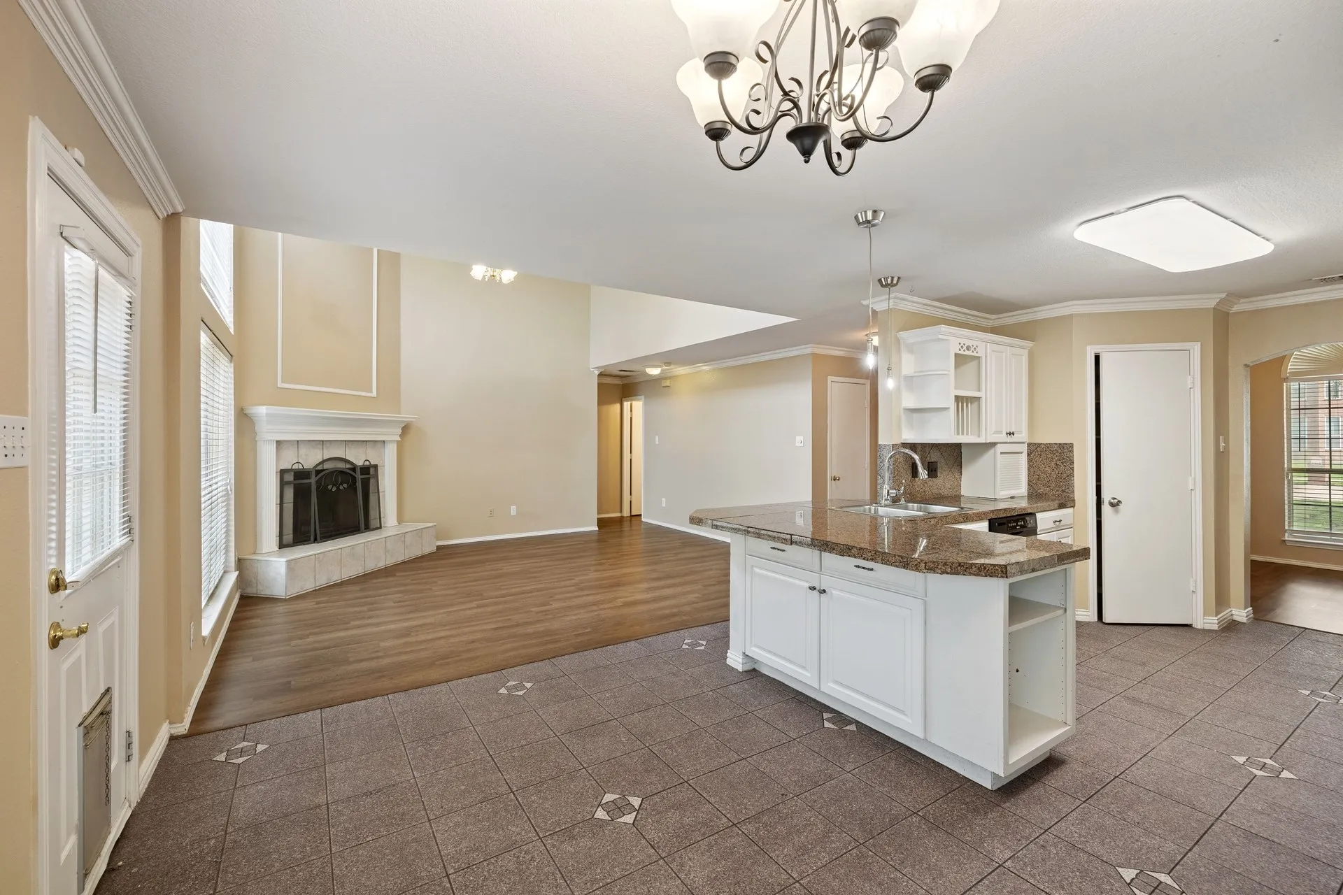Single Family Residence For Sale in Collin County , 2301 Brookview Drive, Mc Kinney, Texas 75072, 3 Bedroom, 3 Bathroom, 2 Garage spaces, 2,360 Sqft, built in 1998, mls#21276531, Real Estate Agent in Mc Kinney, Homes For Sale in Collin county, Homes For Sale in Mc Kinney, Realtor in Mc Kinney Texas, Real Estate Brokerage Independent Realty Texas, Luminita Cordes Realtor
