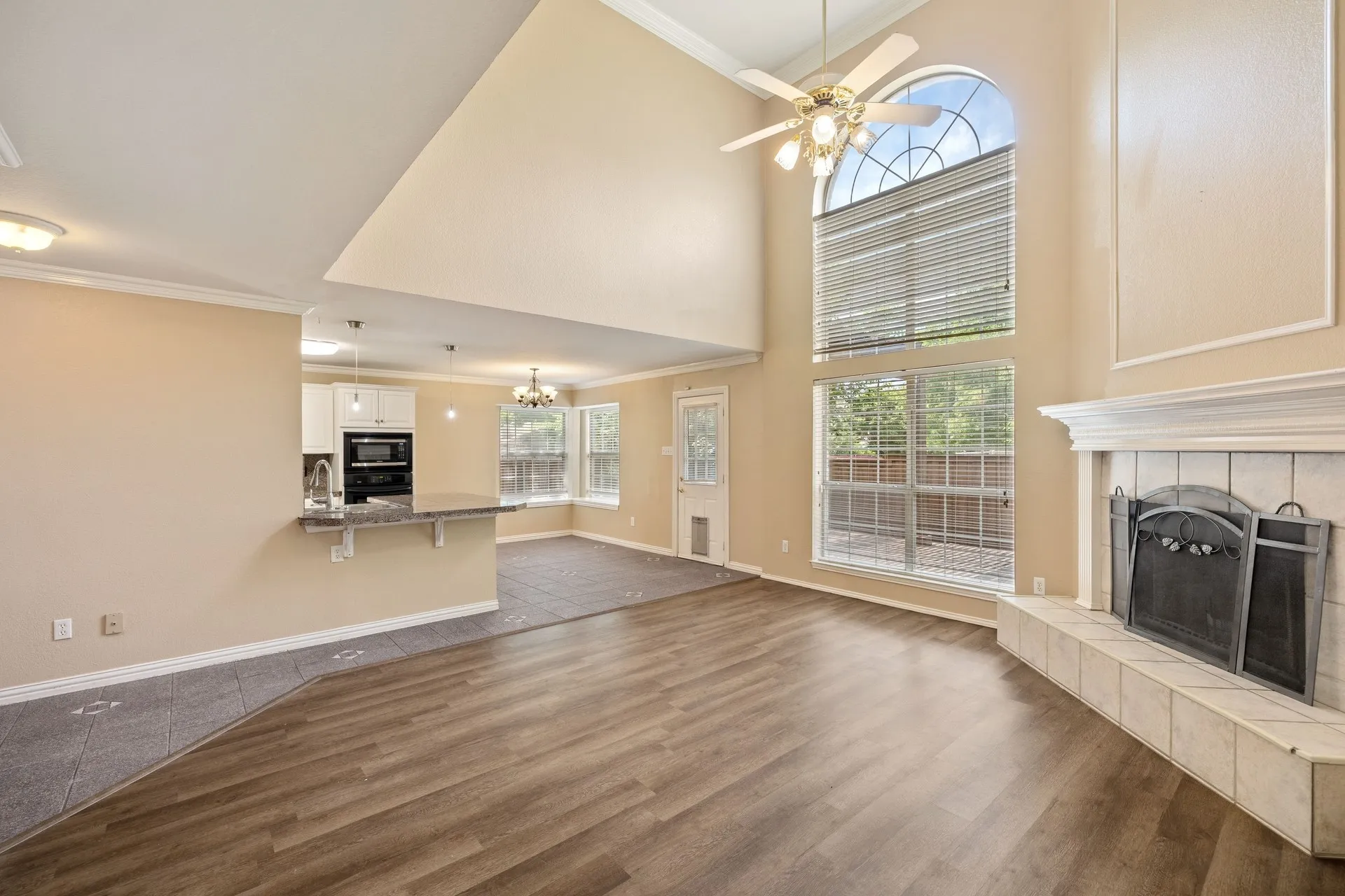 Single Family Residence For Sale in Collin County , 2301 Brookview Drive, Mc Kinney, Texas 75072, 3 Bedroom, 3 Bathroom, 2 Garage spaces, 2,360 Sqft, built in 1998, mls#21276531, Real Estate Agent in Mc Kinney, Homes For Sale in Collin county, Homes For Sale in Mc Kinney, Realtor in Mc Kinney Texas, Real Estate Brokerage Independent Realty Texas, Luminita Cordes Realtor