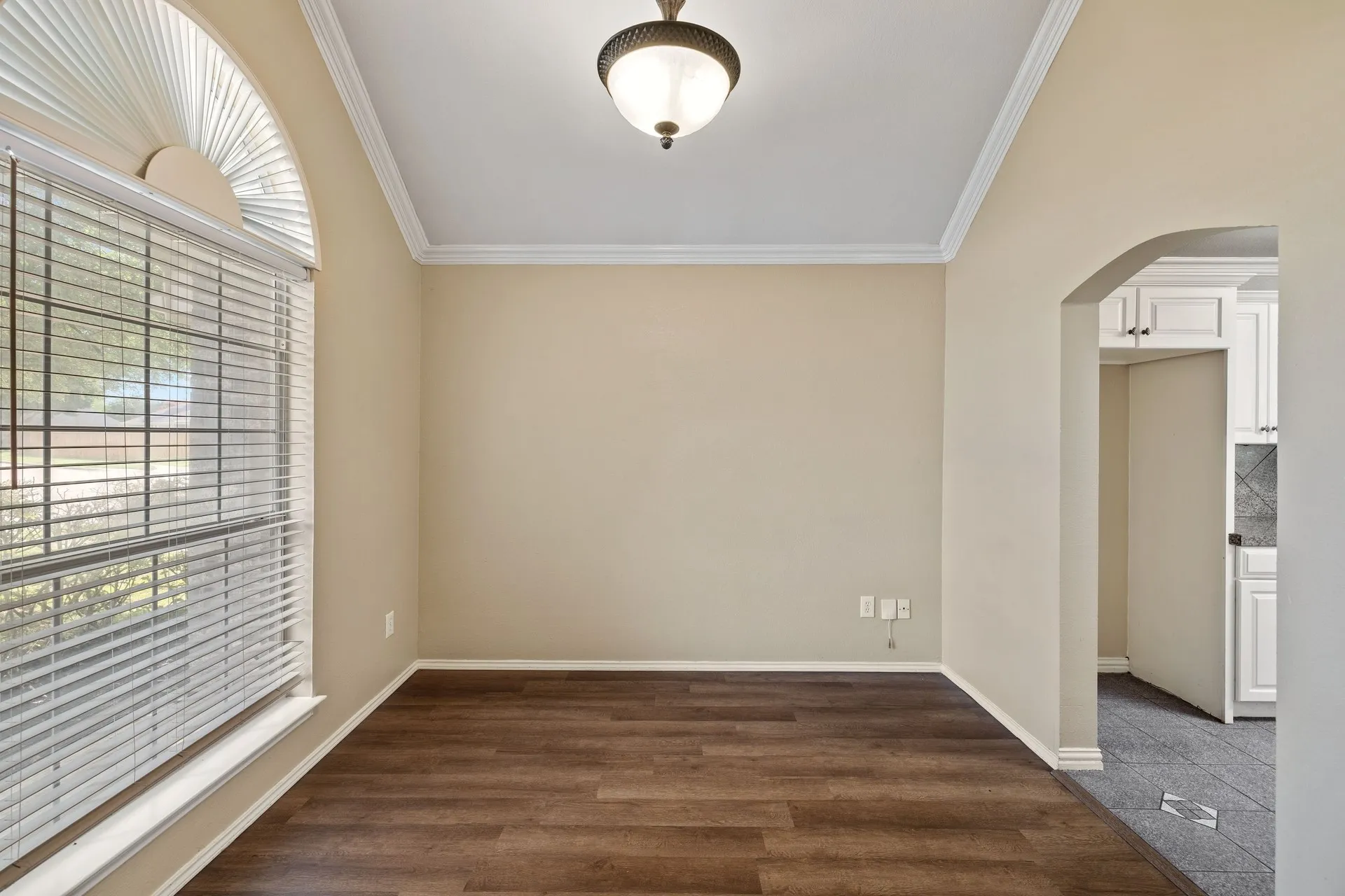 Single Family Residence For Sale in Collin County , 2301 Brookview Drive, Mc Kinney, Texas 75072, 3 Bedroom, 3 Bathroom, 2 Garage spaces, 2,360 Sqft, built in 1998, mls#21276531, Real Estate Agent in Mc Kinney, Homes For Sale in Collin county, Homes For Sale in Mc Kinney, Realtor in Mc Kinney Texas, Real Estate Brokerage Independent Realty Texas, Luminita Cordes Realtor