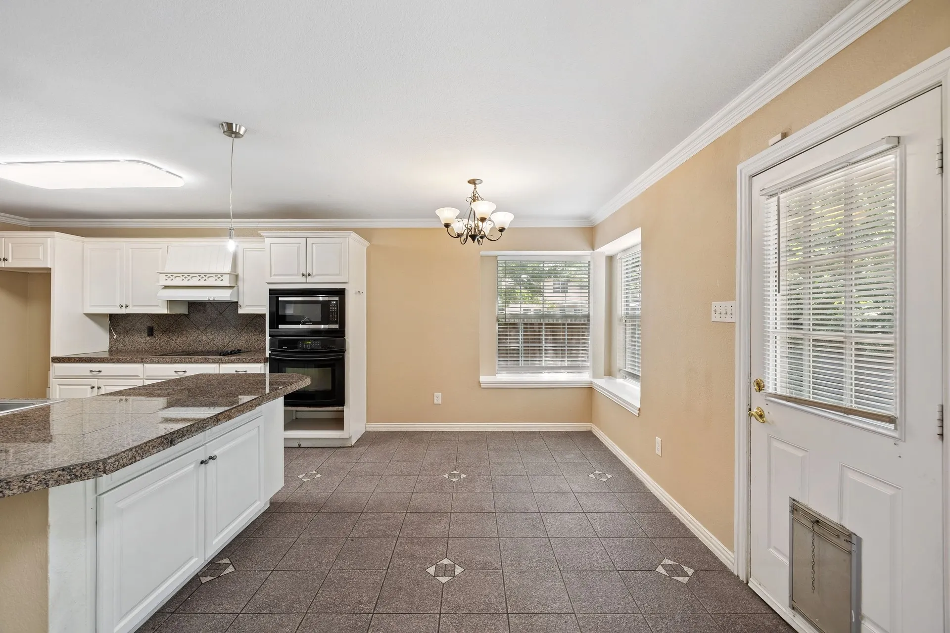 Single Family Residence For Sale in Collin County , 2301 Brookview Drive, Mc Kinney, Texas 75072, 3 Bedroom, 3 Bathroom, 2 Garage spaces, 2,360 Sqft, built in 1998, mls#21276531, Real Estate Agent in Mc Kinney, Homes For Sale in Collin county, Homes For Sale in Mc Kinney, Realtor in Mc Kinney Texas, Real Estate Brokerage Independent Realty Texas, Luminita Cordes Realtor