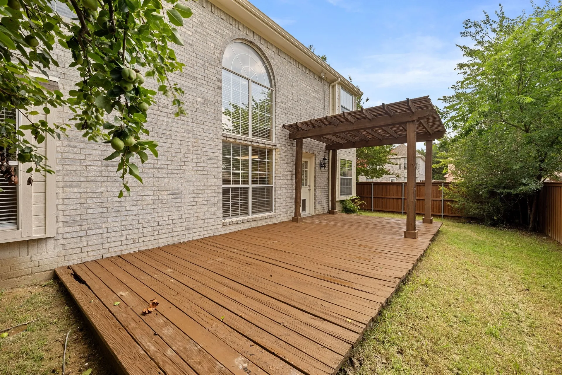 Single Family Residence For Sale in Collin County , 2301 Brookview Drive, Mc Kinney, Texas 75072, 3 Bedroom, 3 Bathroom, 2 Garage spaces, 2,360 Sqft, built in 1998, mls#21276531, Real Estate Agent in Mc Kinney, Homes For Sale in Collin county, Homes For Sale in Mc Kinney, Realtor in Mc Kinney Texas, Real Estate Brokerage Independent Realty Texas, Luminita Cordes Realtor