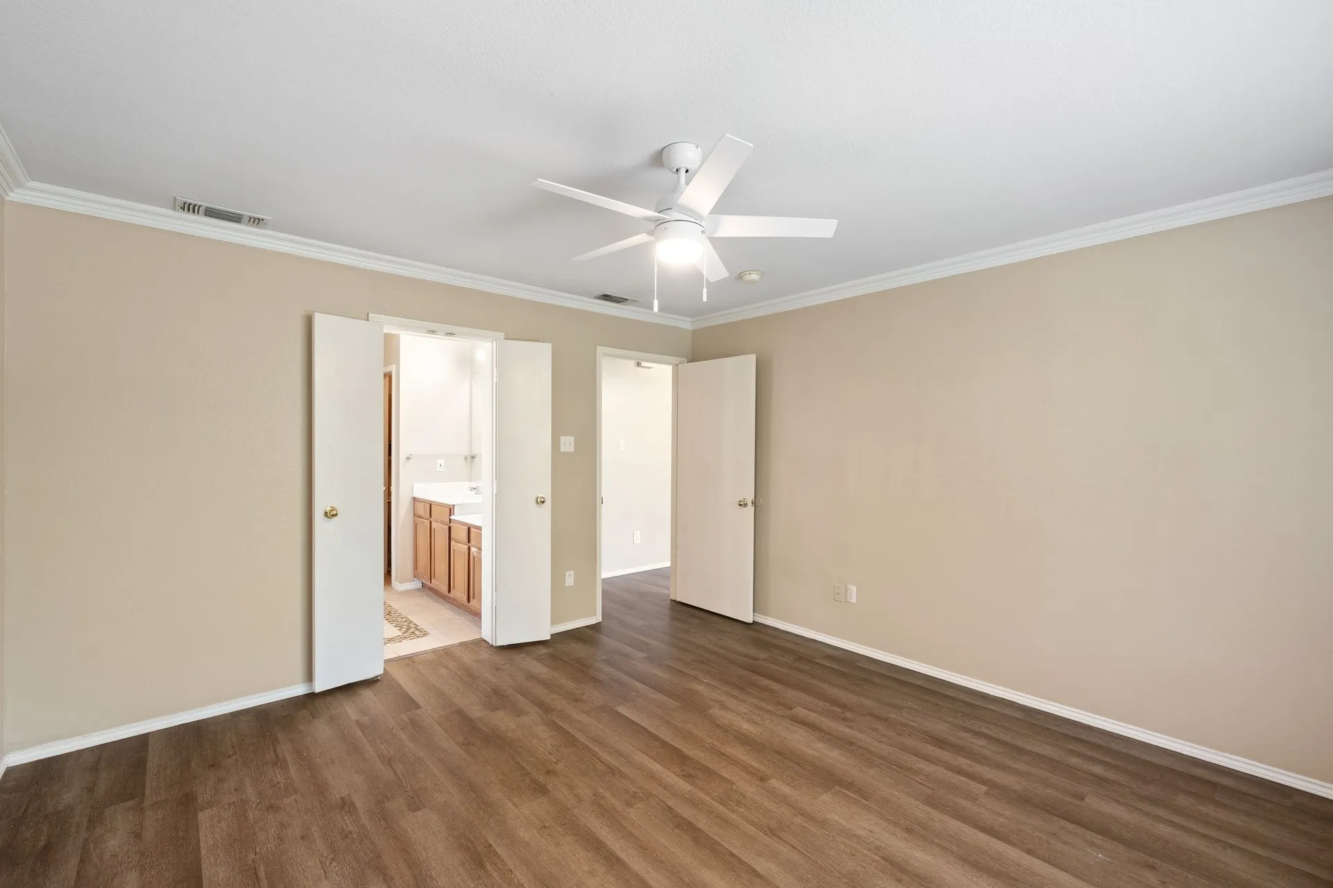 Single Family Residence For Sale in Collin County , 2301 Brookview Drive, Mc Kinney, Texas 75072, 3 Bedroom, 3 Bathroom, 2 Garage spaces, 2,360 Sqft, built in 1998, mls#21276531, Real Estate Agent in Mc Kinney, Homes For Sale in Collin county, Homes For Sale in Mc Kinney, Realtor in Mc Kinney Texas, Real Estate Brokerage Independent Realty Texas, Luminita Cordes Realtor
