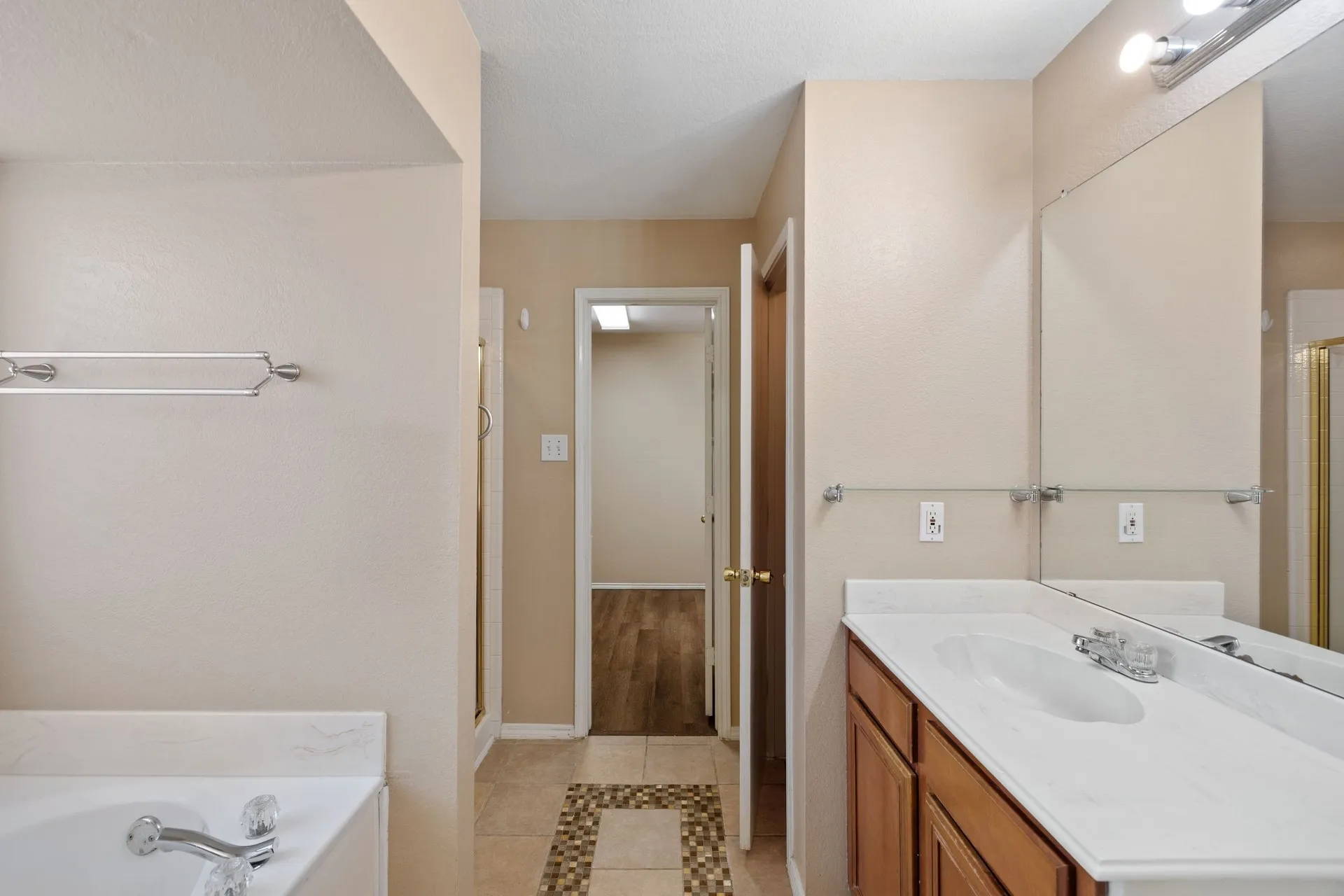 Single Family Residence For Sale in Collin County , 2301 Brookview Drive, Mc Kinney, Texas 75072, 3 Bedroom, 3 Bathroom, 2 Garage spaces, 2,360 Sqft, built in 1998, mls#21276531, Real Estate Agent in Mc Kinney, Homes For Sale in Collin county, Homes For Sale in Mc Kinney, Realtor in Mc Kinney Texas, Real Estate Brokerage Independent Realty Texas, Luminita Cordes Realtor