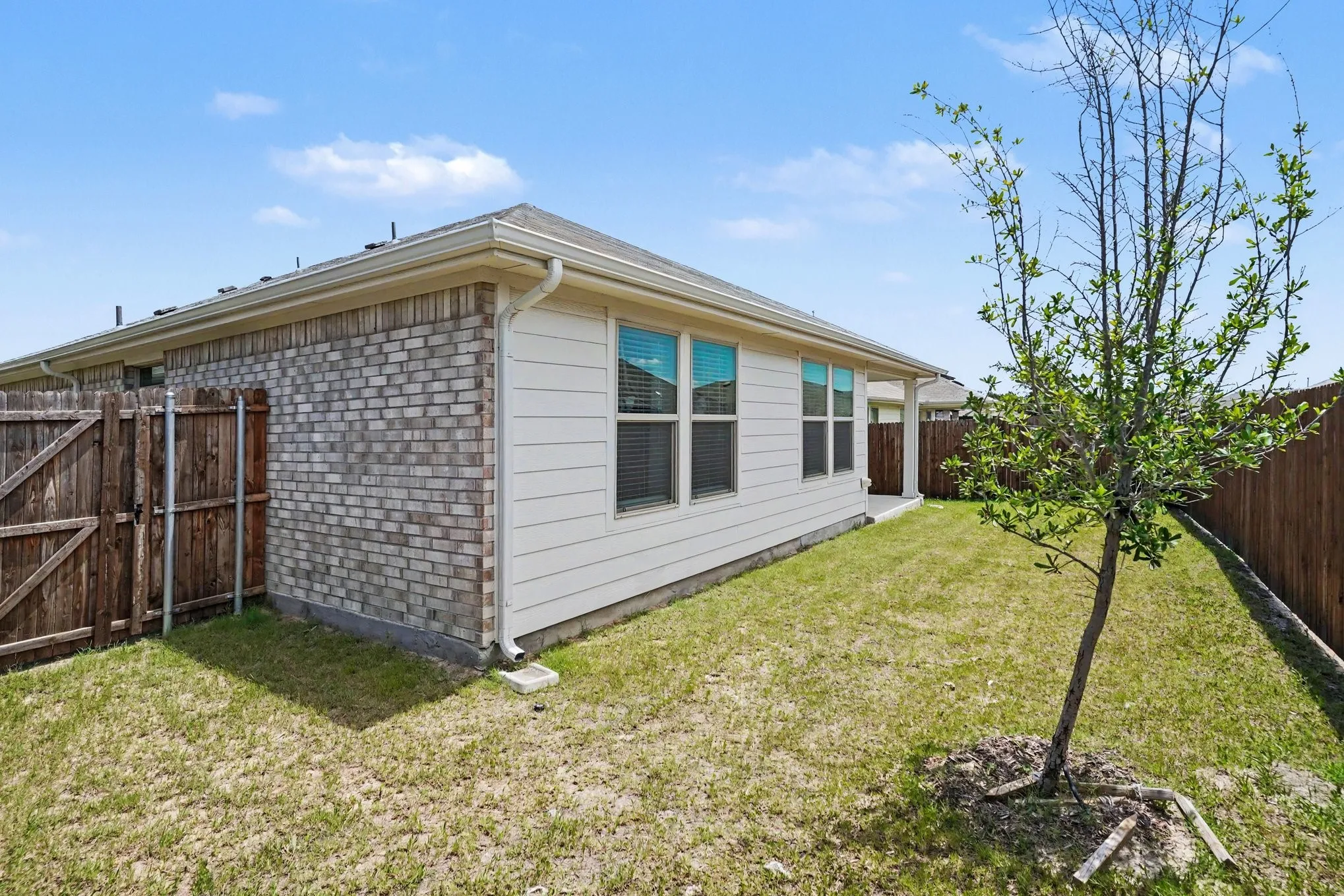 Single Family Residence For Sale in Tarrant County , 10937 Texanum Trail, Fort Worth, Texas 76108, 4 Bedroom, 2 Bathroom, 2 Garage spaces, 1,757 Sqft, built in 2023, mls#21304432, Real Estate Agent in Fort Worth, Homes For Sale in Tarrant county, Homes For Sale in Fort Worth, Realtor in Fort Worth Texas, Real Estate Brokerage Independent Realty Texas, Luminita Cordes Realtor