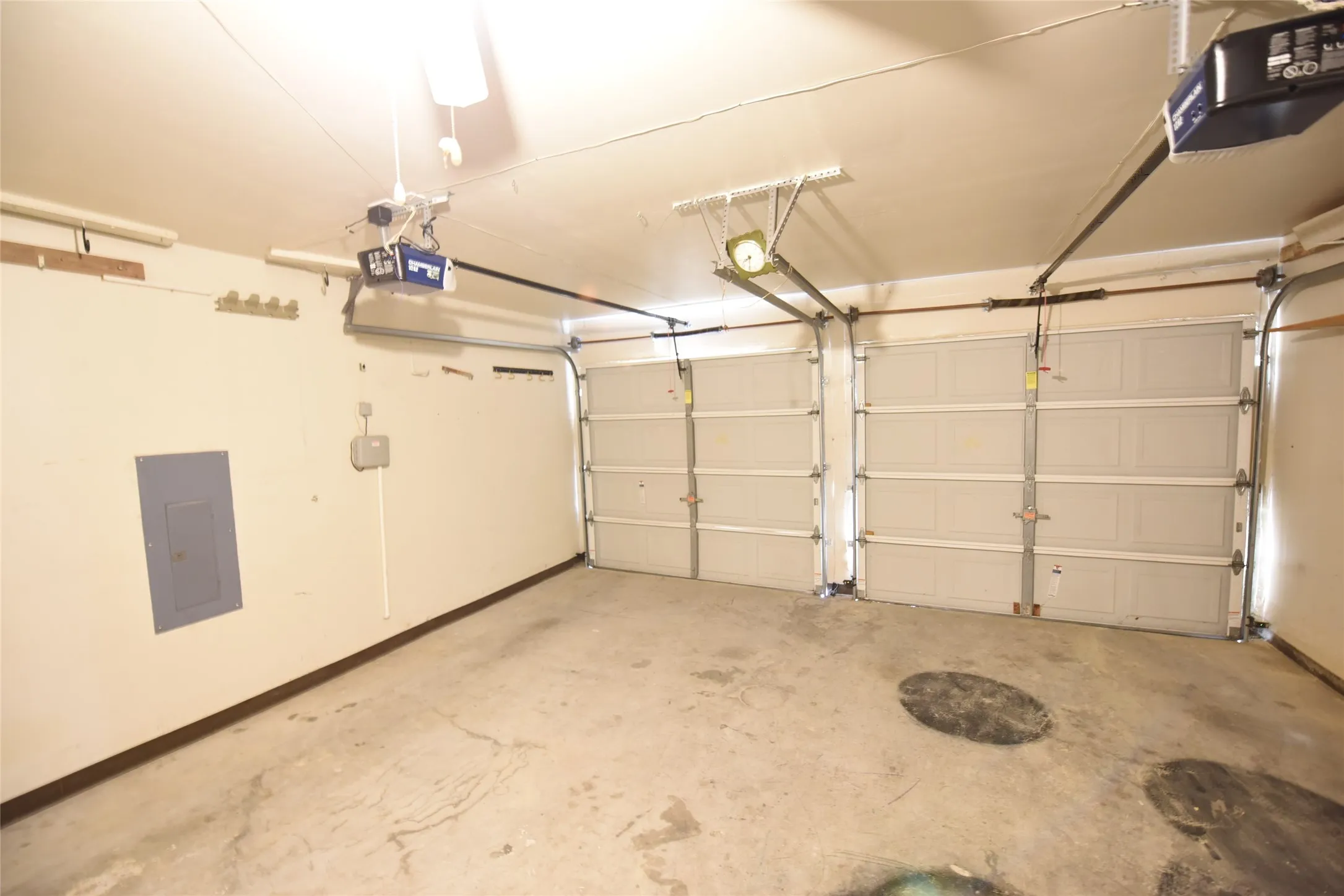 Single Family Residence For Rent in Collin County , 421 Stanley Falls Drive, Anna, Texas 75409, 3 Bedroom, 3 Bathroom, 2 Garage spaces, 1,672 Sqft, built in 2004, mls#21310550, Real Estate Agent in Anna, Homes For Rent in Collin county, Homes For Rent in Anna, Realtor in Anna Texas, Real Estate Brokerage Independent Realty Texas, Luminita Cordes Realtor