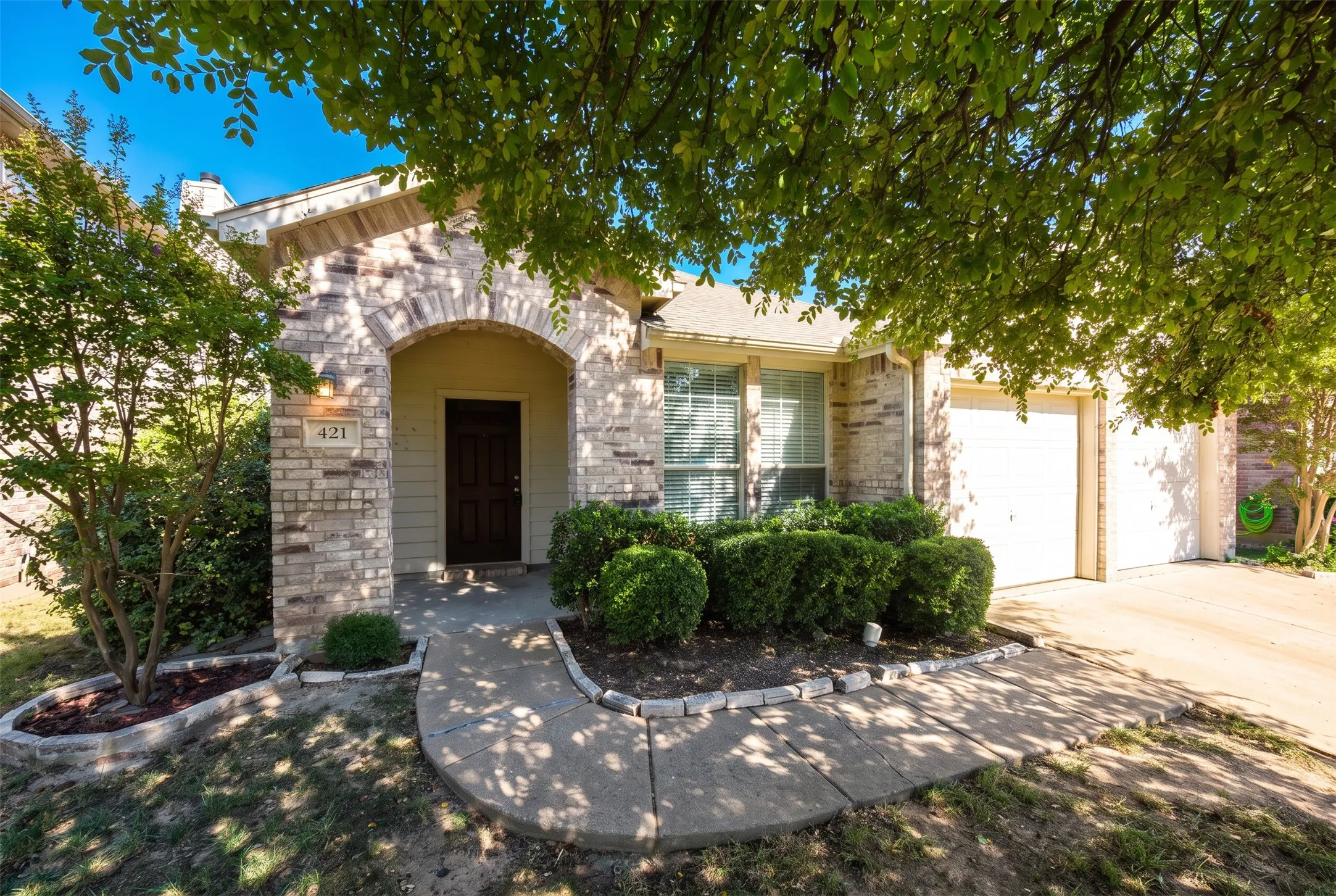 Single Family Residence For Rent in Collin County , 421 Stanley Falls Drive, Anna, Texas 75409, 3 Bedroom, 3 Bathroom, 2 Garage spaces, 1,672 Sqft, built in 2004, mls#21310550, Real Estate Agent in Anna, Homes For Rent in Collin county, Homes For Rent in Anna, Realtor in Anna Texas, Real Estate Brokerage Independent Realty Texas, Luminita Cordes Realtor