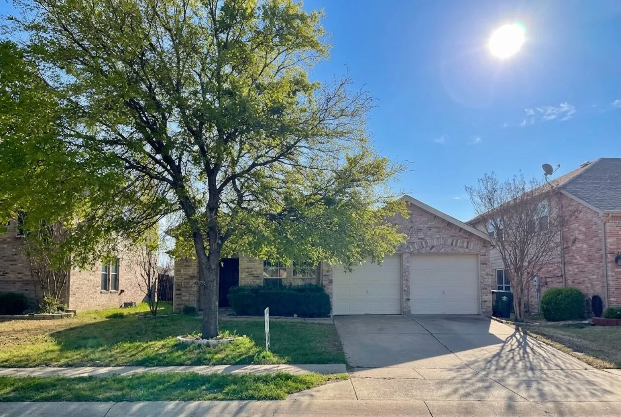 Single Family Residence For Rent in Collin County , 421 Stanley Falls Drive, Anna, Texas 75409, 3 Bedroom, 3 Bathroom, 2 Garage spaces, 1,672 Sqft, built in 2004, mls#21310550, Real Estate Agent in Anna, Homes For Rent in Collin county, Homes For Rent in Anna, Realtor in Anna Texas, Real Estate Brokerage Independent Realty Texas, Luminita Cordes Realtor