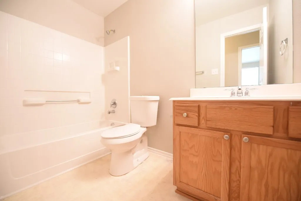 Single Family Residence For Rent in Collin County , 421 Stanley Falls Drive, Anna, Texas 75409, 3 Bedroom, 3 Bathroom, 2 Garage spaces, 1,672 Sqft, built in 2004, mls#21310550, Real Estate Agent in Anna, Homes For Rent in Collin county, Homes For Rent in Anna, Realtor in Anna Texas, Real Estate Brokerage Independent Realty Texas, Luminita Cordes Realtor