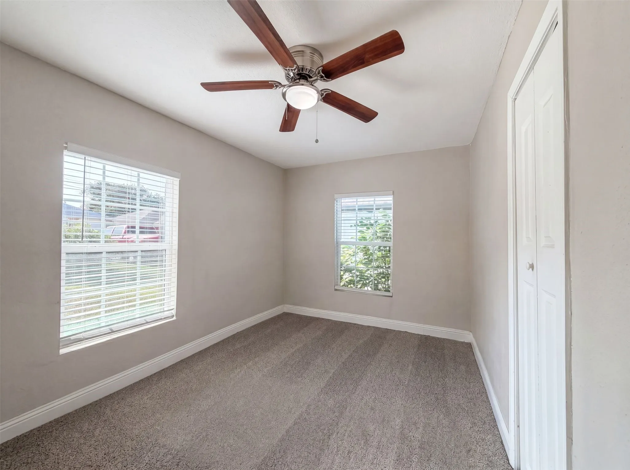 Single Family Residence For Sale in Tarrant County , 2008 Danner Street, Fort Worth, Texas 76105, 4 Bedroom, 2 Bathroom, Garage spaces, 1,355 Sqft, built in 1950, mls#21310557, Real Estate Agent in Fort Worth, Homes For Sale in Tarrant county, Homes For Sale in Fort Worth, Realtor in Fort Worth Texas, Real Estate Brokerage Independent Realty Texas, Luminita Cordes Realtor