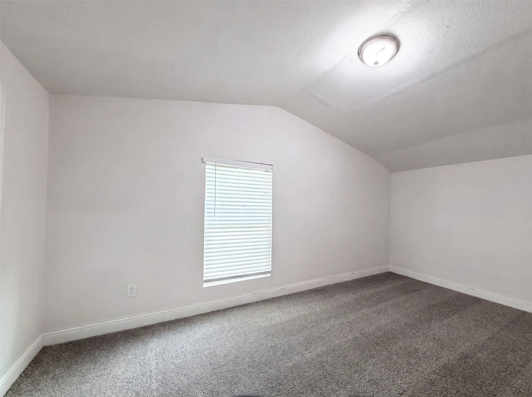 Single Family Residence For Sale in Tarrant County , 2008 Danner Street, Fort Worth, Texas 76105, 4 Bedroom, 2 Bathroom, Garage spaces, 1,355 Sqft, built in 1950, mls#21310557, Real Estate Agent in Fort Worth, Homes For Sale in Tarrant county, Homes For Sale in Fort Worth, Realtor in Fort Worth Texas, Real Estate Brokerage Independent Realty Texas, Luminita Cordes Realtor