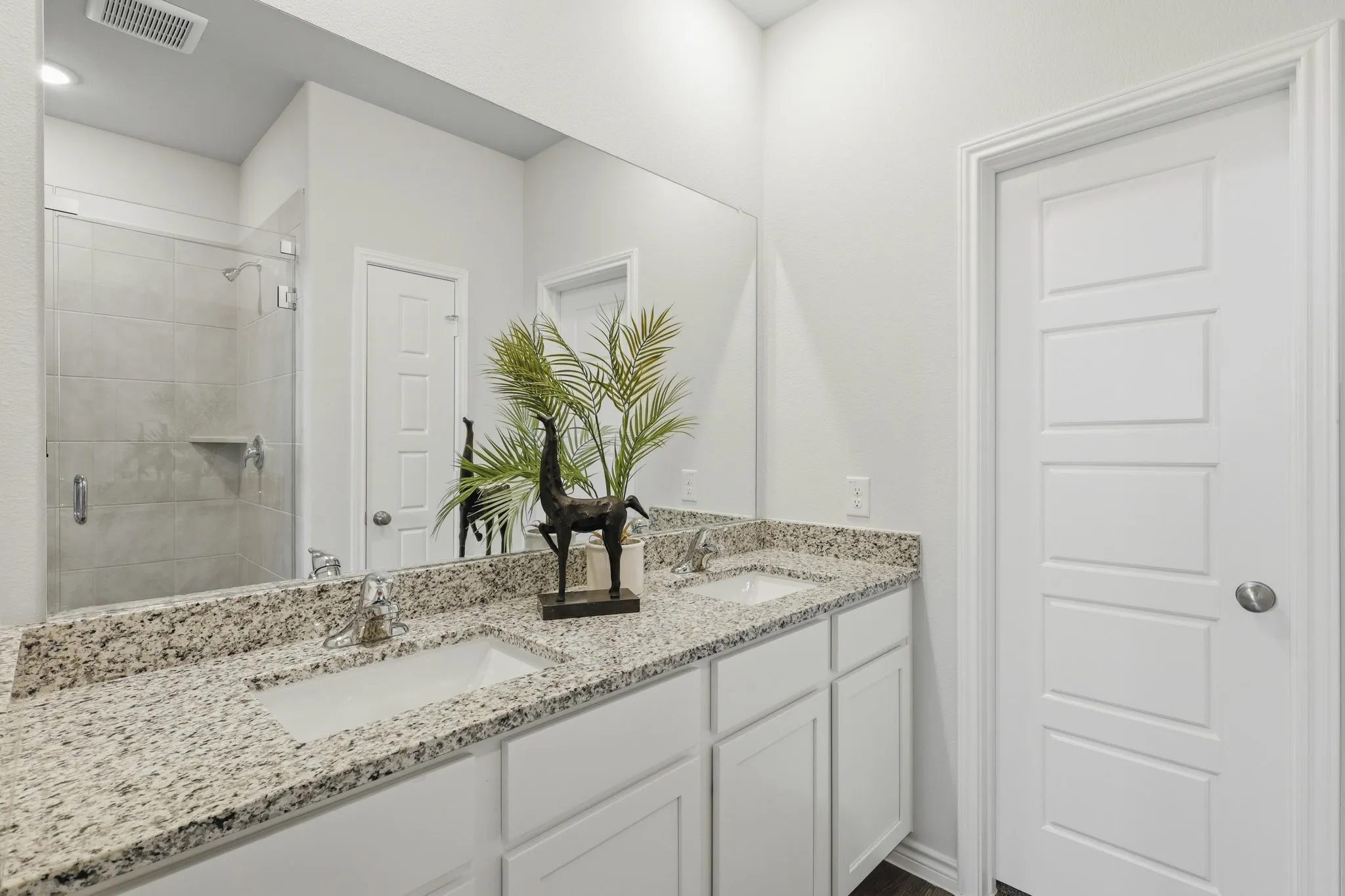 Single Family Residence For Sale in Tarrant County , 6929 Night Owl Lane, Fort Worth, Texas 76036, 4 Bedroom, 3 Bathroom, 2 Garage spaces, 2,050 Sqft, built in 2025, mls#21310560, Real Estate Agent in Fort Worth, Homes For Sale in Tarrant county, Homes For Sale in Fort Worth, Realtor in Fort Worth Texas, Real Estate Brokerage Independent Realty Texas, Luminita Cordes Realtor