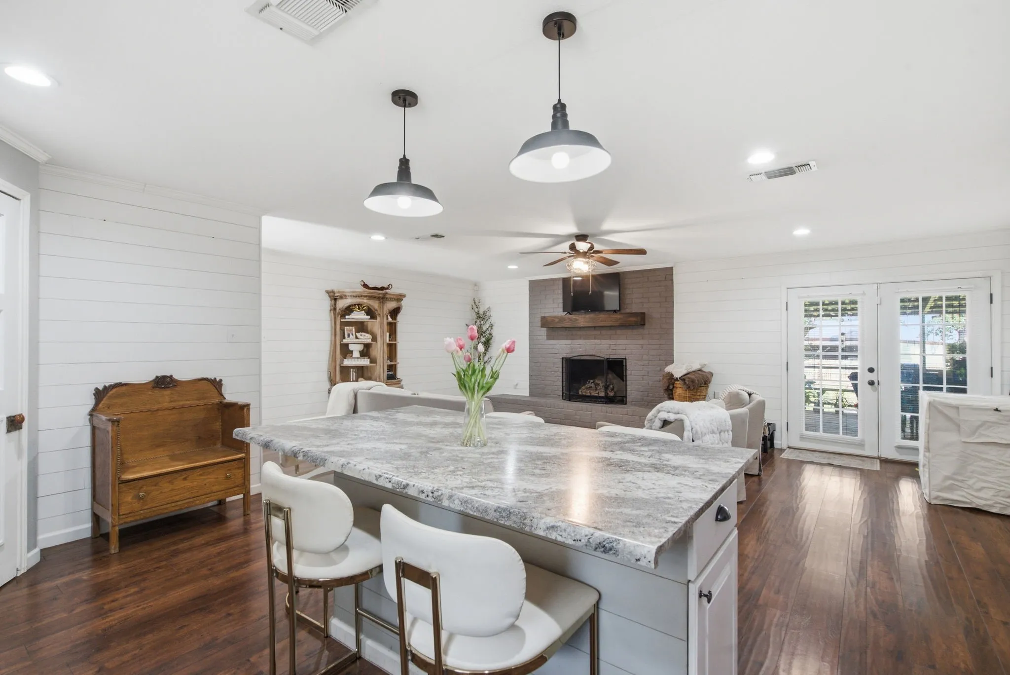 Single Family Residence For Sale in Comanche County , 616 S Bowie Street, De Leon, Texas 76444, 4 Bedroom, 3 Bathroom, Garage spaces, 2,032 Sqft, built in 1977, mls#21309671, Real Estate Agent in De Leon, Homes For Sale in Comanche county, Homes For Sale in De Leon, Realtor in De Leon Texas, Real Estate Brokerage Independent Realty Texas, Luminita Cordes Realtor