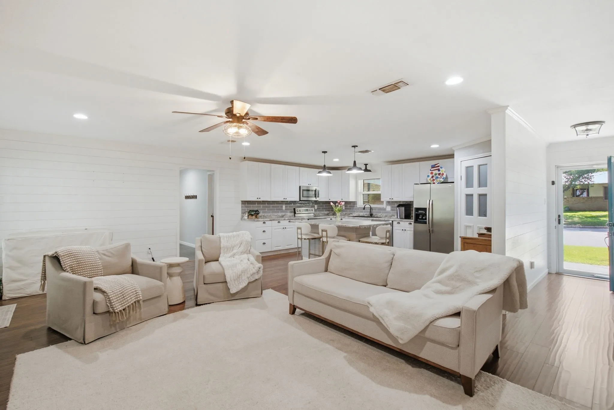 Single Family Residence For Sale in Comanche County , 616 S Bowie Street, De Leon, Texas 76444, 4 Bedroom, 3 Bathroom, Garage spaces, 2,032 Sqft, built in 1977, mls#21309671, Real Estate Agent in De Leon, Homes For Sale in Comanche county, Homes For Sale in De Leon, Realtor in De Leon Texas, Real Estate Brokerage Independent Realty Texas, Luminita Cordes Realtor
