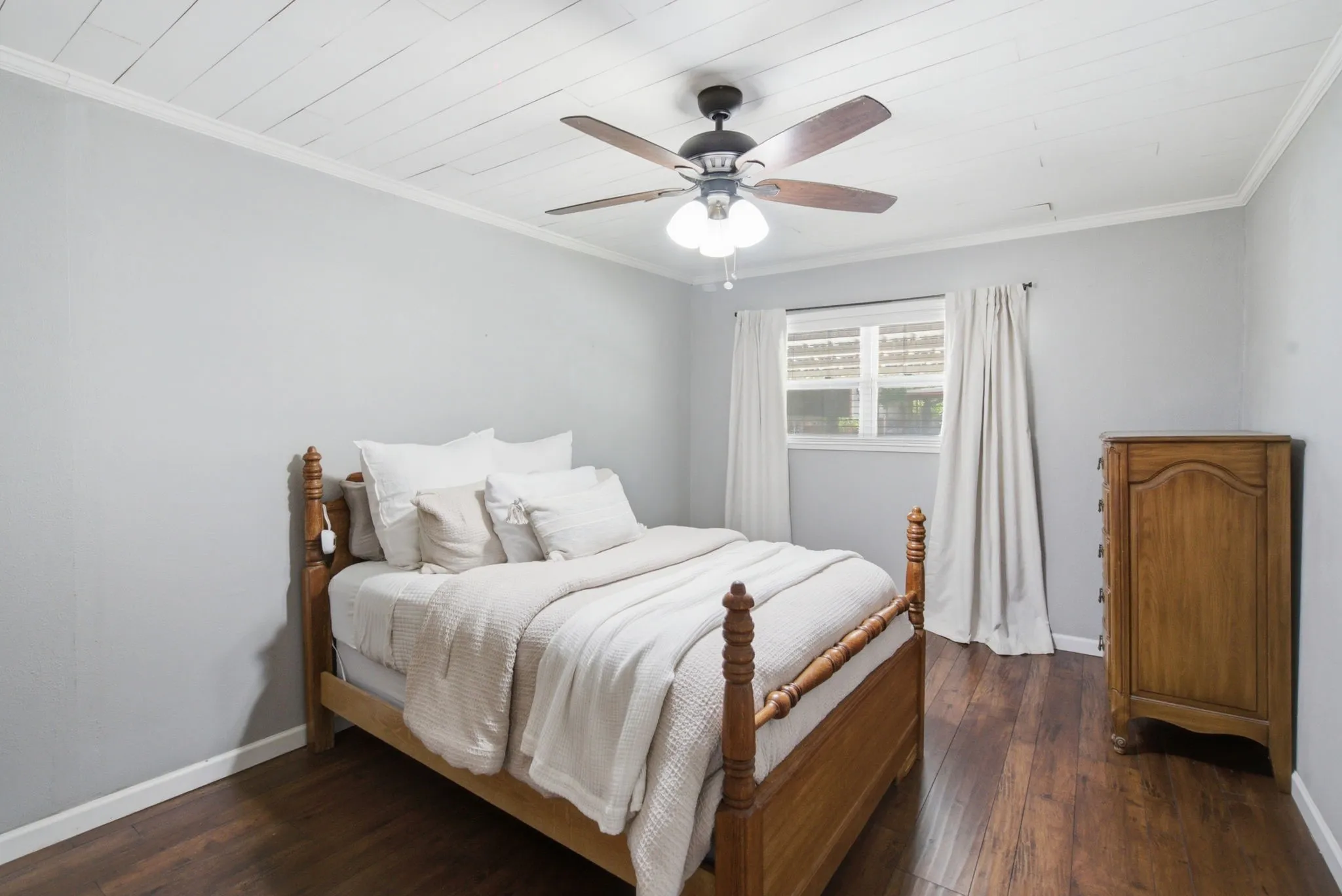 Single Family Residence For Sale in Comanche County , 616 S Bowie Street, De Leon, Texas 76444, 4 Bedroom, 3 Bathroom, Garage spaces, 2,032 Sqft, built in 1977, mls#21309671, Real Estate Agent in De Leon, Homes For Sale in Comanche county, Homes For Sale in De Leon, Realtor in De Leon Texas, Real Estate Brokerage Independent Realty Texas, Luminita Cordes Realtor