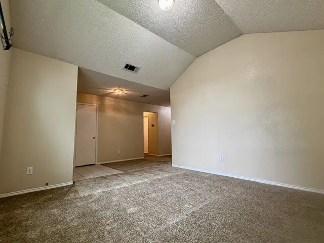 Single Family Residence For Rent in Tarrant County , 12333 Silver Mist Trail, Fort Worth, Texas 76028, 3 Bedroom, 2 Bathroom, 2 Garage spaces, 1,750 Sqft, built in 2003, mls#21310566, Real Estate Agent in Fort Worth, Homes For Rent in Tarrant county, Homes For Rent in Fort Worth, Realtor in Fort Worth Texas, Real Estate Brokerage Independent Realty Texas, Luminita Cordes Realtor