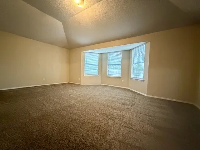 Single Family Residence For Rent in Tarrant County , 12333 Silver Mist Trail, Fort Worth, Texas 76028, 3 Bedroom, 2 Bathroom, 2 Garage spaces, 1,750 Sqft, built in 2003, mls#21310566, Real Estate Agent in Fort Worth, Homes For Rent in Tarrant county, Homes For Rent in Fort Worth, Realtor in Fort Worth Texas, Real Estate Brokerage Independent Realty Texas, Luminita Cordes Realtor