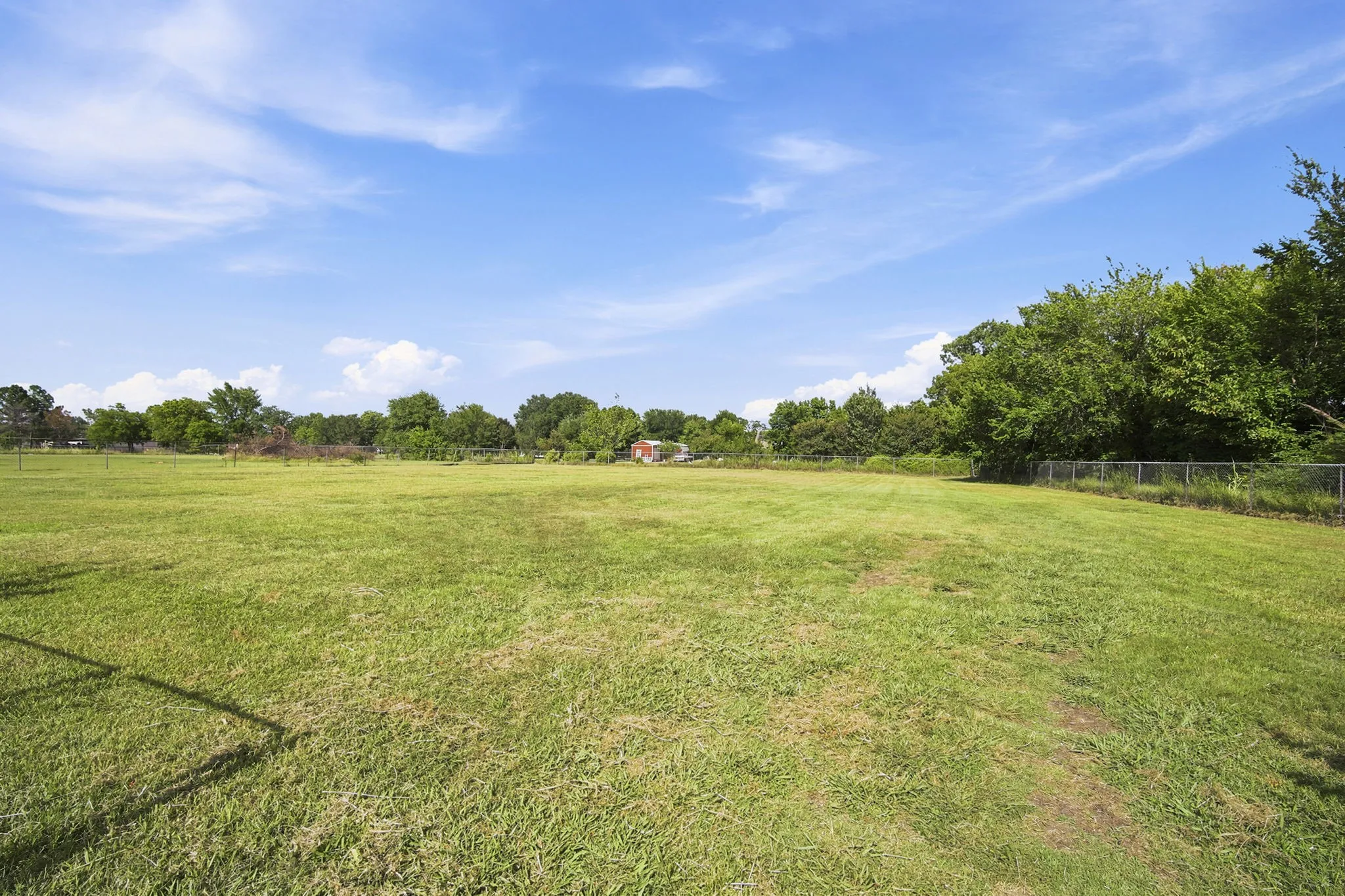 Single Family Residence For Sale in Ellis County , 112 Deborde Circle, Red Oak, Texas 75154, 3 Bedroom, 2 Bathroom, 6 Garage spaces, 2,202 Sqft, built in 1984, mls#21310359, Real Estate Agent in Red Oak, Homes For Sale in Ellis county, Homes For Sale in Red Oak, Realtor in Red Oak Texas, Real Estate Brokerage Independent Realty Texas, Luminita Cordes Realtor