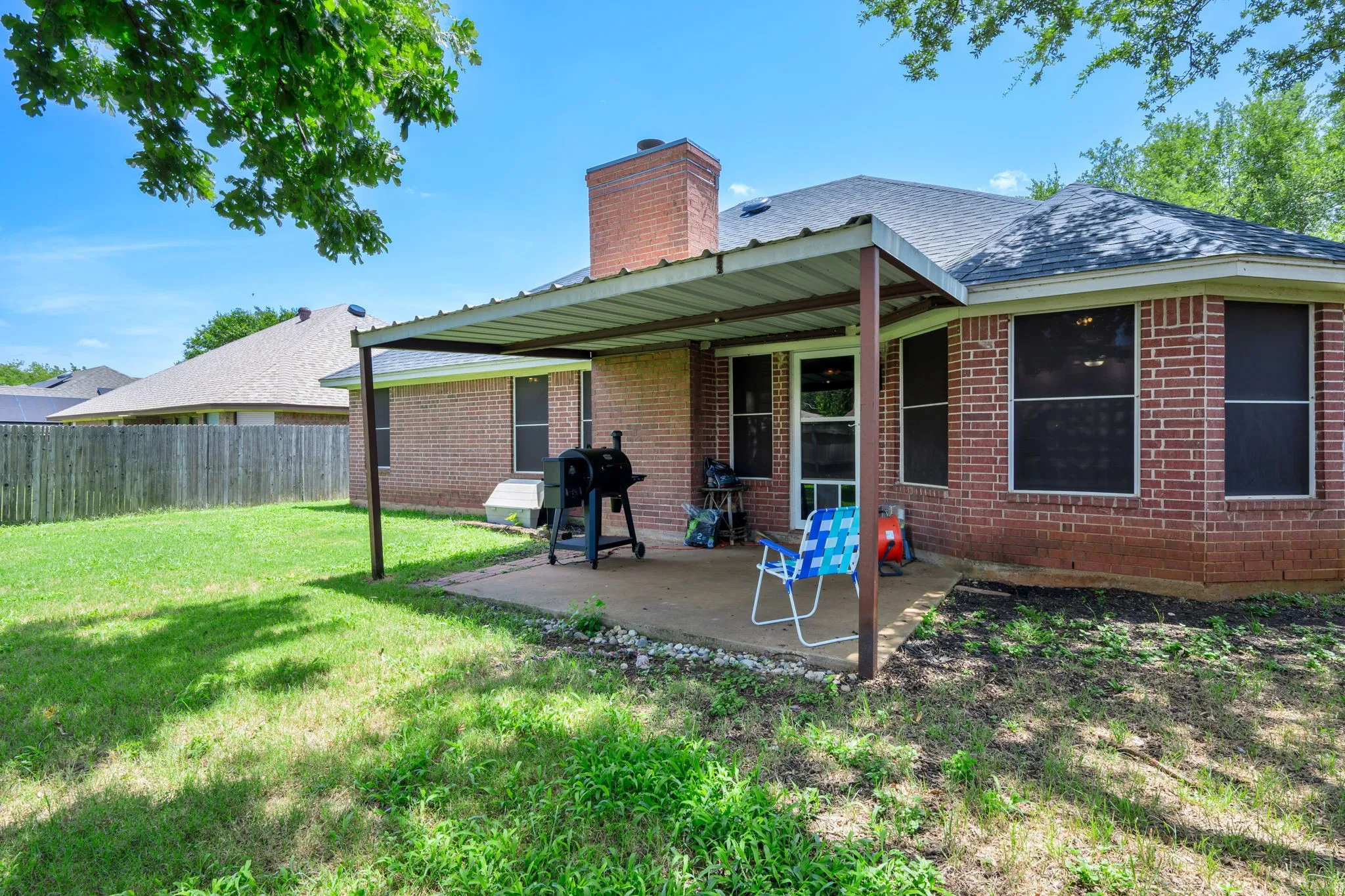 Single Family Residence For Sale in Hood County , 1510 Berry Patch Lane, Granbury, Texas 76048, 3 Bedroom, 2 Bathroom, 2 Garage spaces, 1,462 Sqft, built in 1998, mls#21310552, Real Estate Agent in Granbury, Homes For Sale in Hood county, Homes For Sale in Granbury, Realtor in Granbury Texas, Real Estate Brokerage Independent Realty Texas, Luminita Cordes Realtor