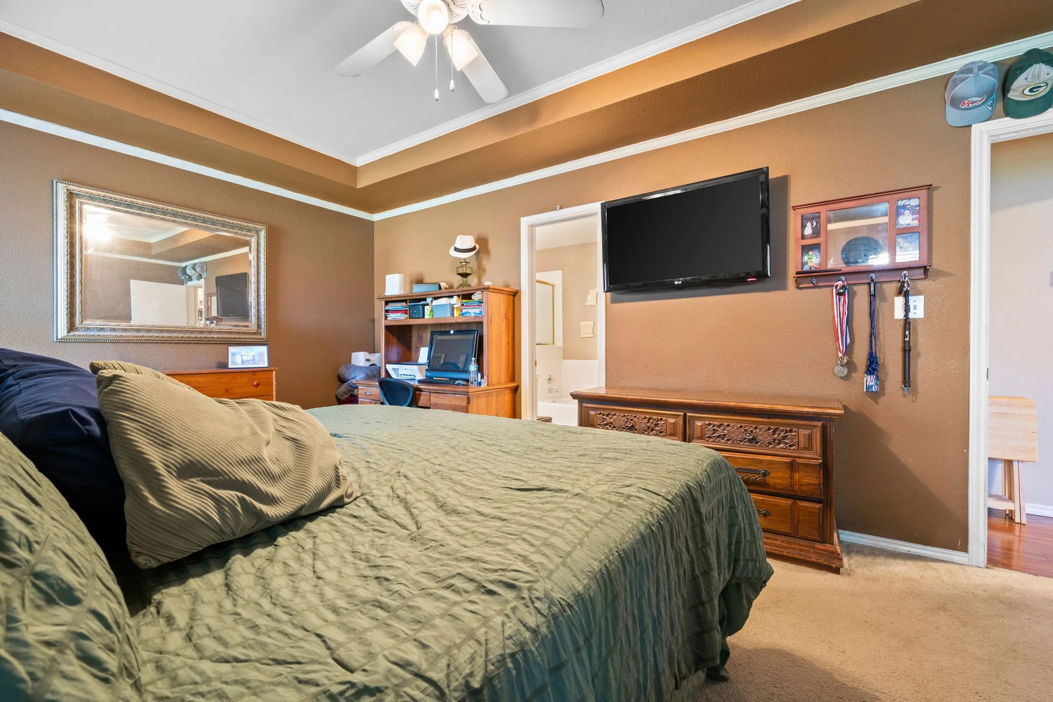 Single Family Residence For Sale in Hood County , 1510 Berry Patch Lane, Granbury, Texas 76048, 3 Bedroom, 2 Bathroom, 2 Garage spaces, 1,462 Sqft, built in 1998, mls#21310552, Real Estate Agent in Granbury, Homes For Sale in Hood county, Homes For Sale in Granbury, Realtor in Granbury Texas, Real Estate Brokerage Independent Realty Texas, Luminita Cordes Realtor
