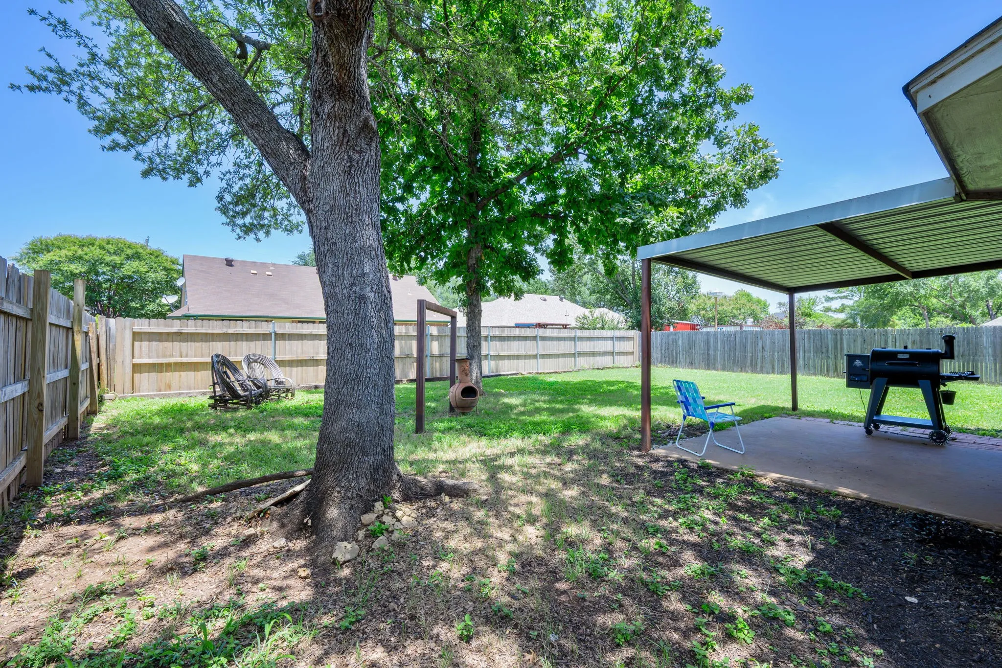 Single Family Residence For Sale in Hood County , 1510 Berry Patch Lane, Granbury, Texas 76048, 3 Bedroom, 2 Bathroom, 2 Garage spaces, 1,462 Sqft, built in 1998, mls#21310552, Real Estate Agent in Granbury, Homes For Sale in Hood county, Homes For Sale in Granbury, Realtor in Granbury Texas, Real Estate Brokerage Independent Realty Texas, Luminita Cordes Realtor