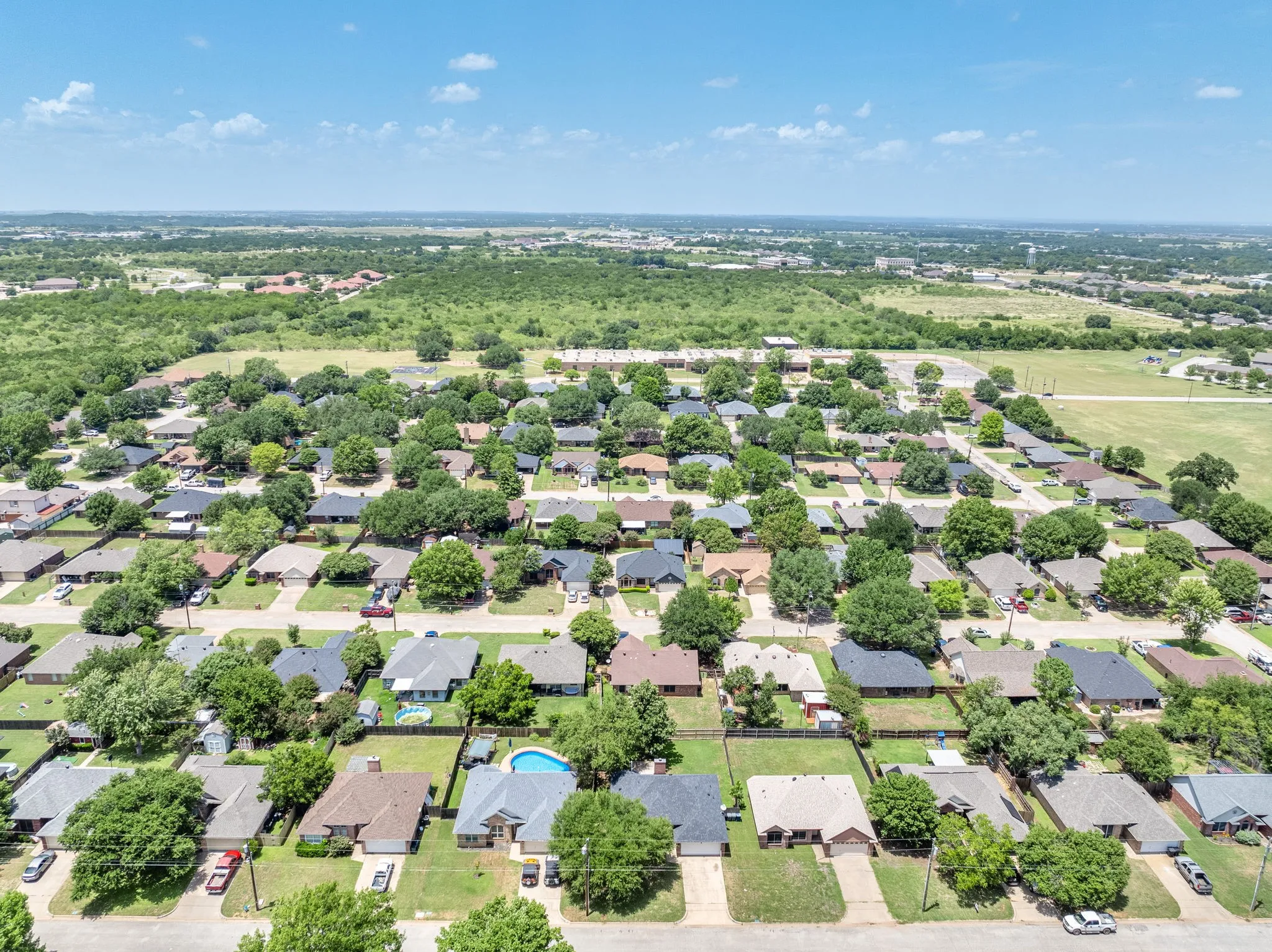 Single Family Residence For Sale in Hood County , 1510 Berry Patch Lane, Granbury, Texas 76048, 3 Bedroom, 2 Bathroom, 2 Garage spaces, 1,462 Sqft, built in 1998, mls#21310552, Real Estate Agent in Granbury, Homes For Sale in Hood county, Homes For Sale in Granbury, Realtor in Granbury Texas, Real Estate Brokerage Independent Realty Texas, Luminita Cordes Realtor
