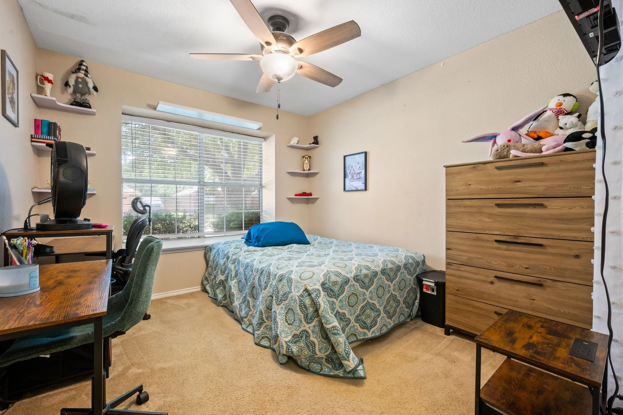 Single Family Residence For Sale in Hood County , 1510 Berry Patch Lane, Granbury, Texas 76048, 3 Bedroom, 2 Bathroom, 2 Garage spaces, 1,462 Sqft, built in 1998, mls#21310552, Real Estate Agent in Granbury, Homes For Sale in Hood county, Homes For Sale in Granbury, Realtor in Granbury Texas, Real Estate Brokerage Independent Realty Texas, Luminita Cordes Realtor