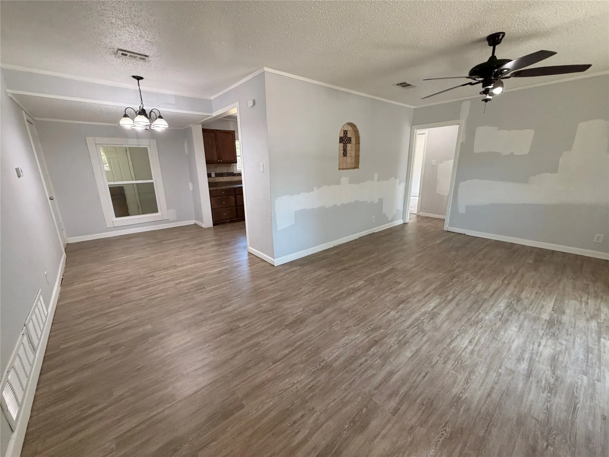 Single Family Residence For Sale in Tarrant County , 2613 Stark Street, Fort Worth, Texas 76112, 3 Bedroom, 1 Bathroom, Garage spaces, 1,175 Sqft, built in 1950, mls#21310596, Real Estate Agent in Fort Worth, Homes For Sale in Tarrant county, Homes For Sale in Fort Worth, Realtor in Fort Worth Texas, Real Estate Brokerage Independent Realty Texas, Luminita Cordes Realtor